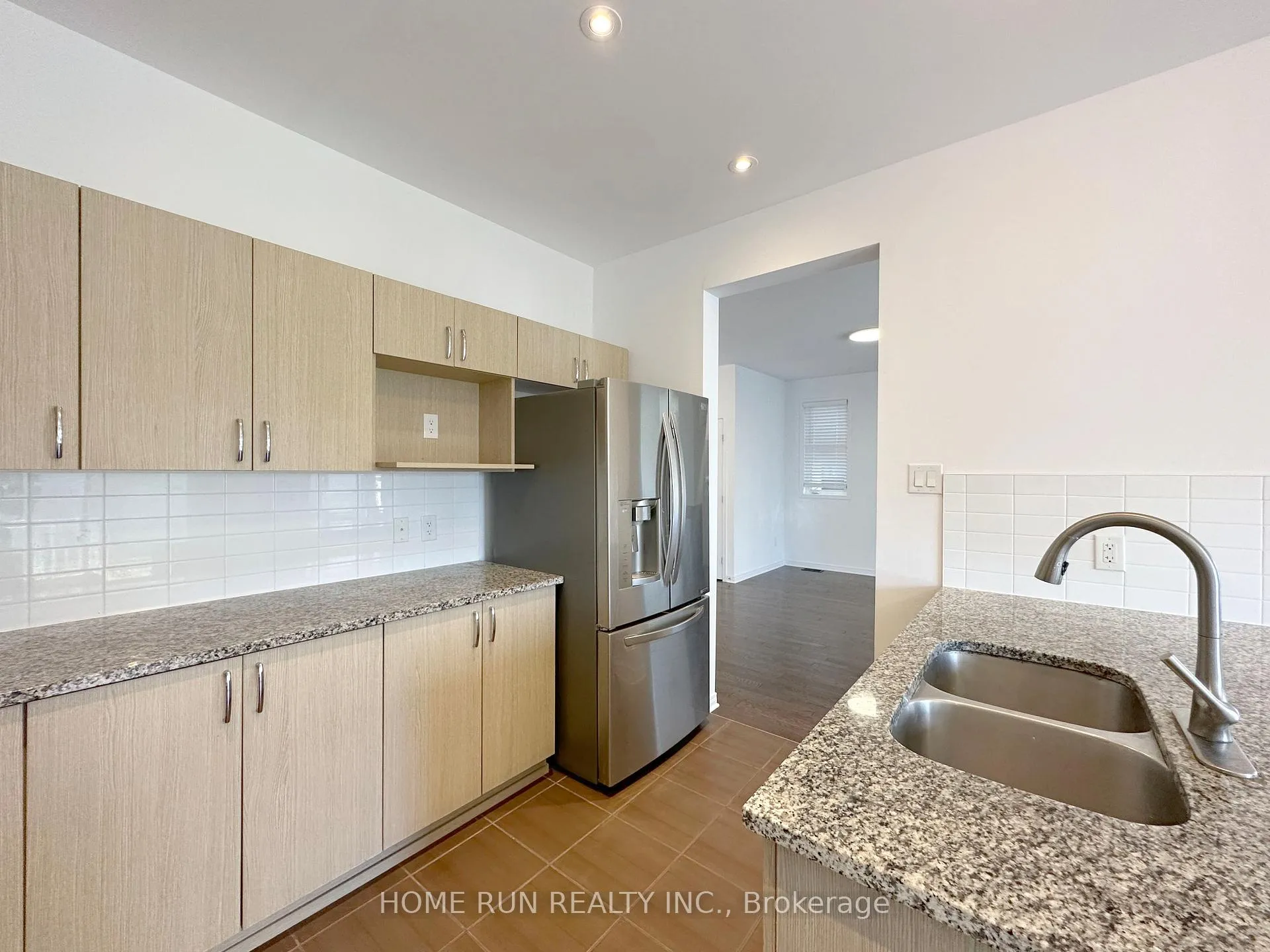 Photo 14 of 193 Balikun Heights, Ottawa, Kanata - Emerald Meadows/Trailwest — HOMEH
