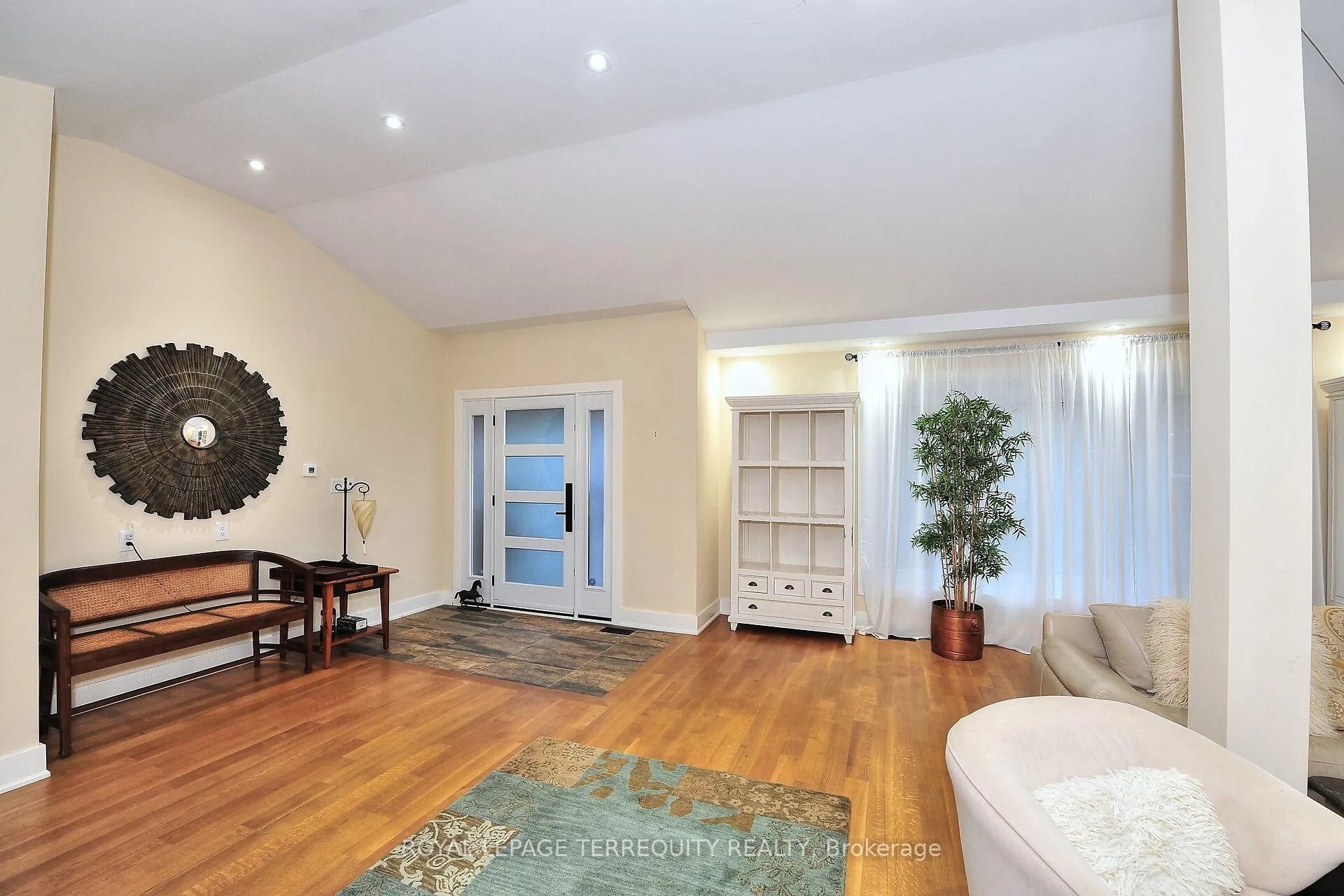 Photo 2 of 34 Wildrose Crescent E, Markham, Bayview Glen — HOMEH