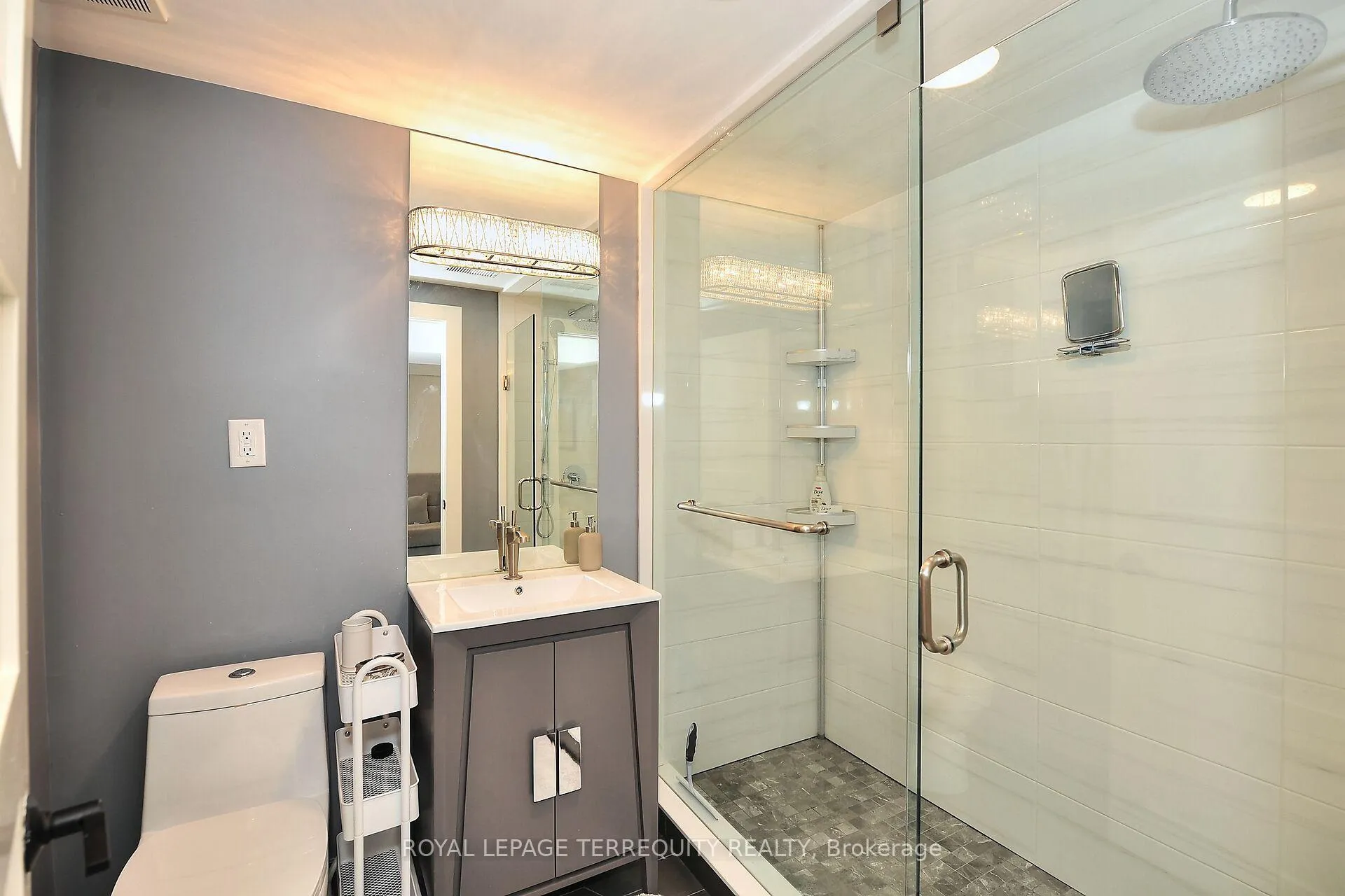 Photo 13 of 34 Wildrose Crescent E, Markham, Bayview Glen — HOMEH
