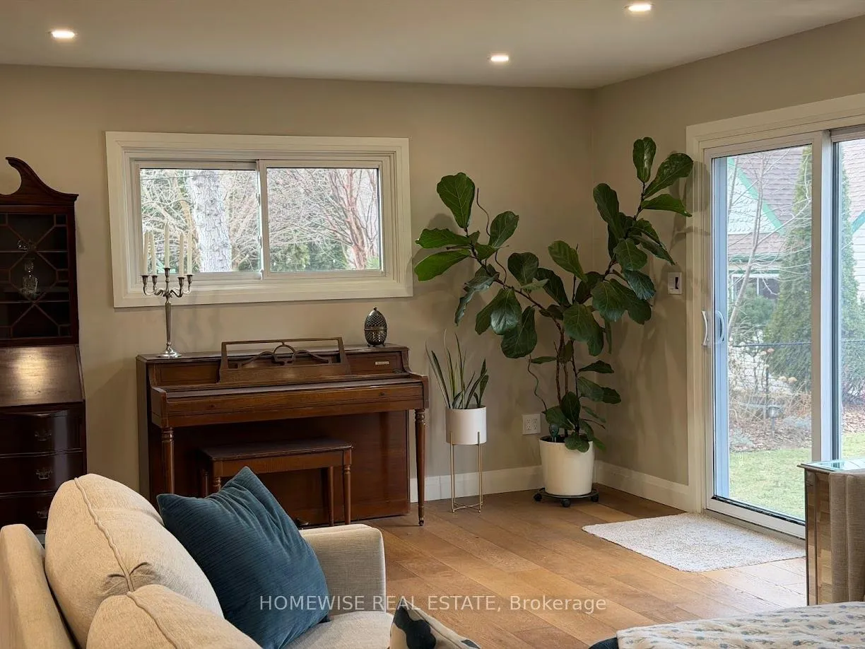 Photo 6 of 15 Lakeview Avenue, St. Catharines, Lakeshore — HOMEH