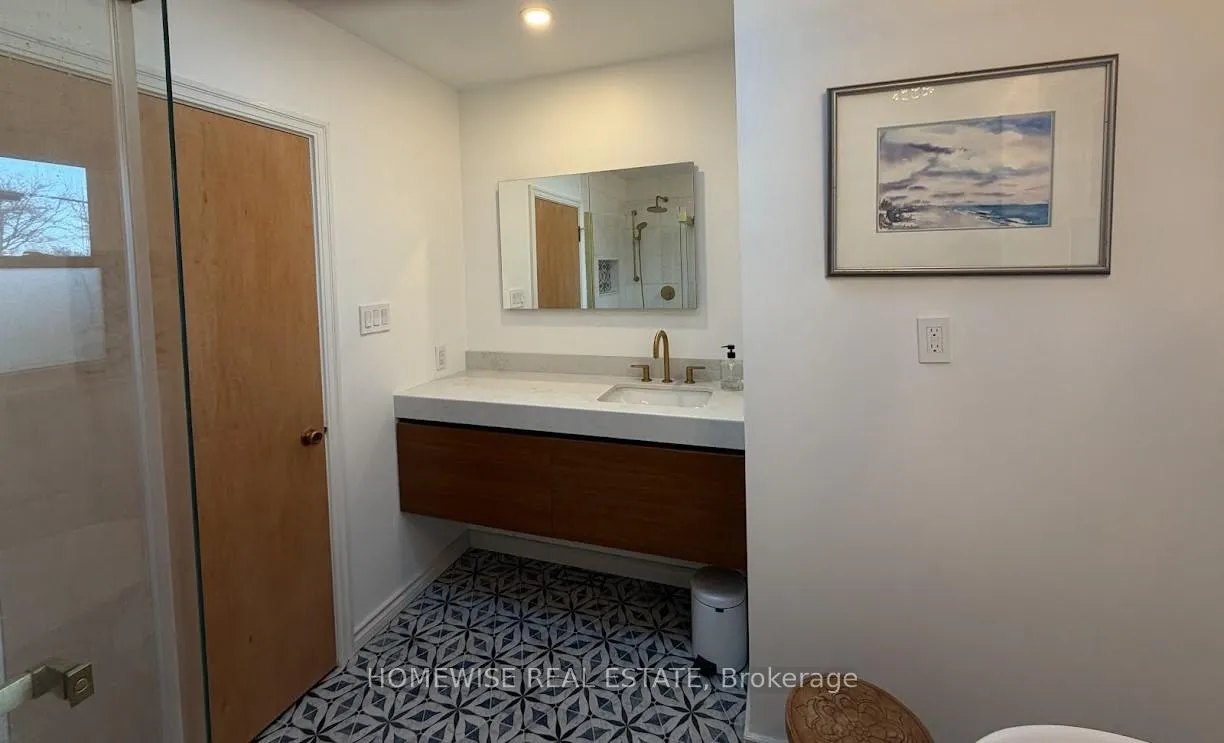 Photo 9 of 15 Lakeview Avenue, St. Catharines, Lakeshore — HOMEH