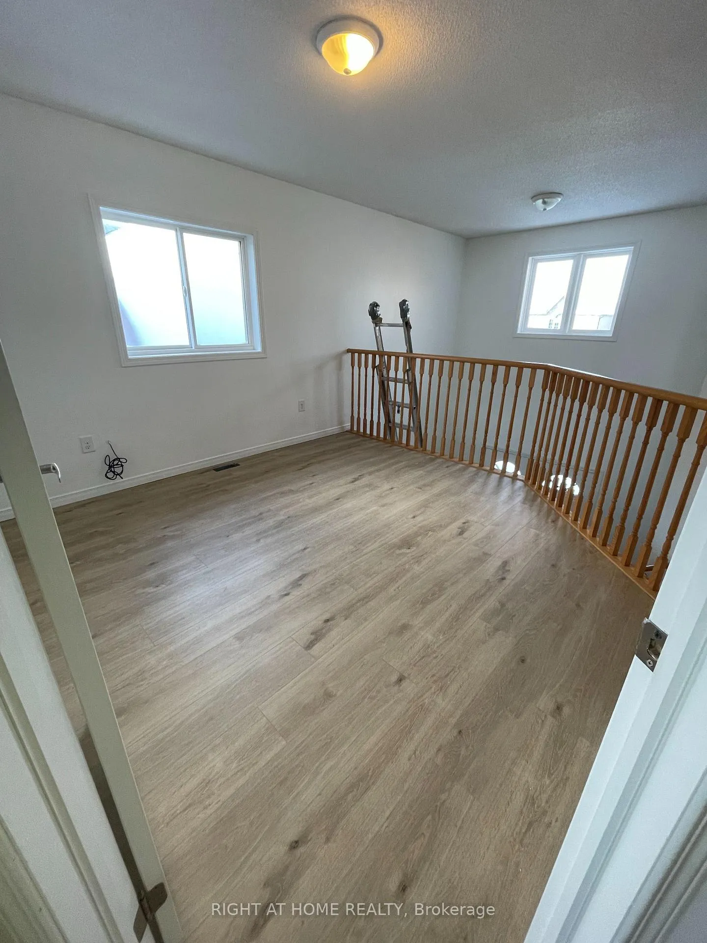 Photo 1 of 2084 Osbond Road E, Innisfil, Alcona — HOMEH
