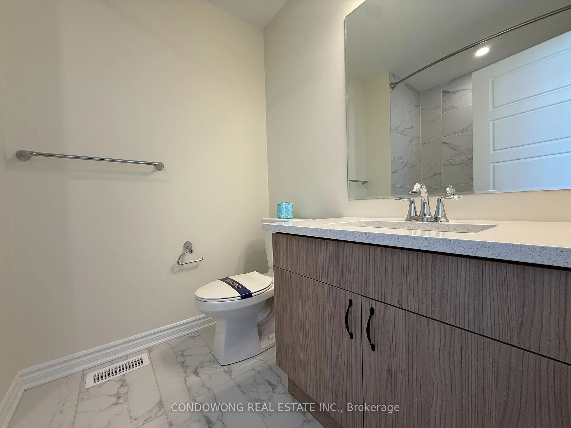Photo 5 of 101 Avani Avenue, Markham, Rural Markham — HOMEH