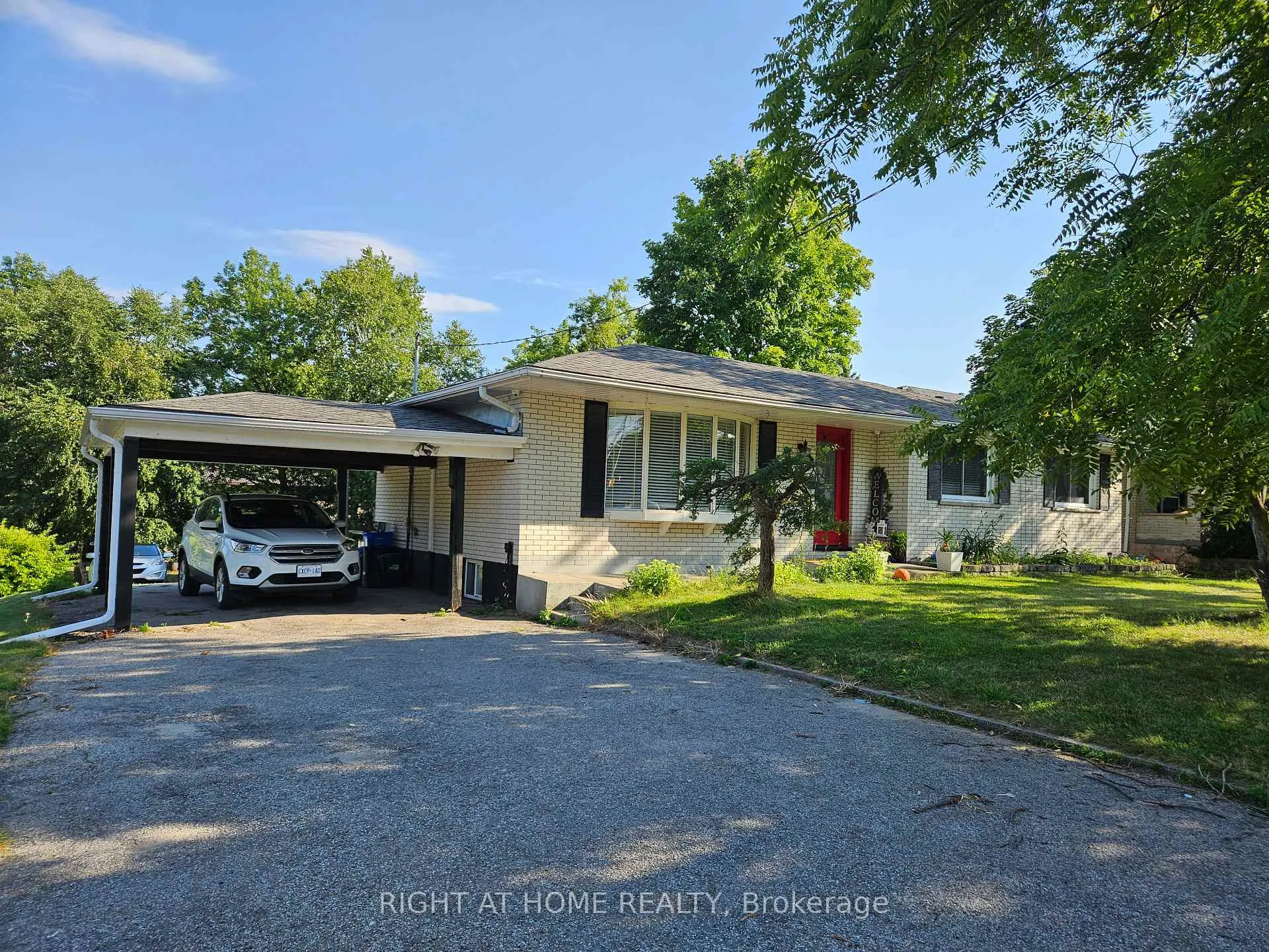 Photo 2 of 63 Cundles Road E, Barrie, Cundles East — HOMEH
