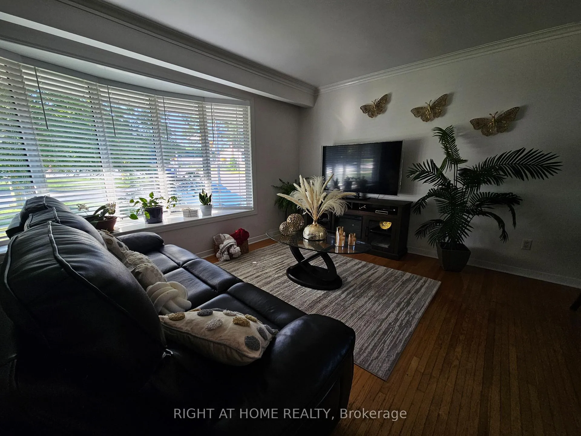 Photo 5 of 63 Cundles Road E, Barrie, Cundles East — HOMEH