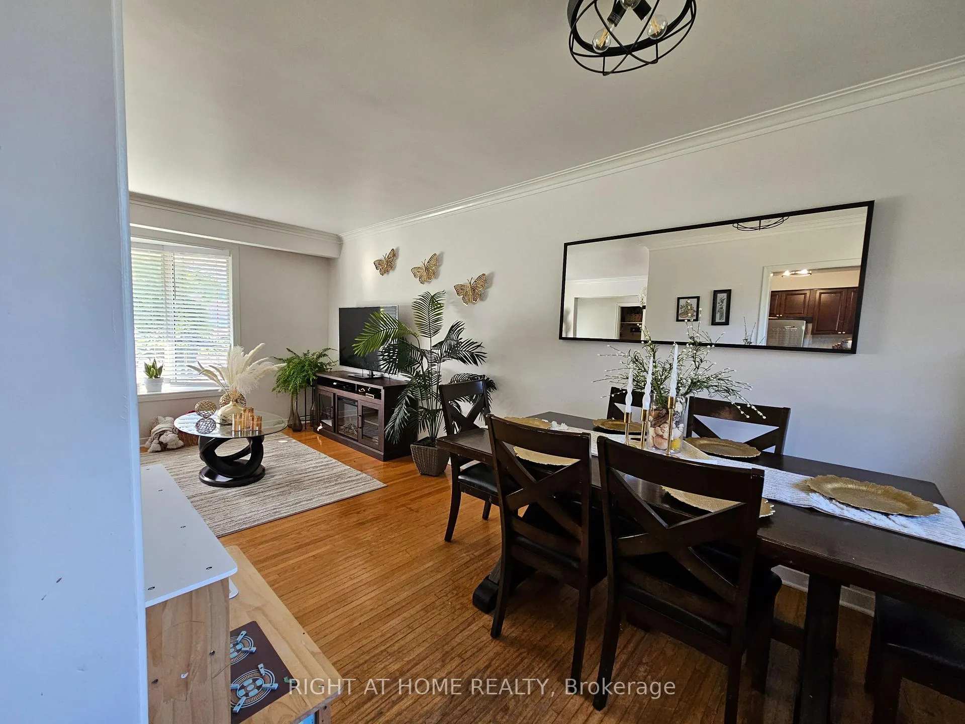 Photo 8 of 63 Cundles Road E, Barrie, Cundles East — HOMEH