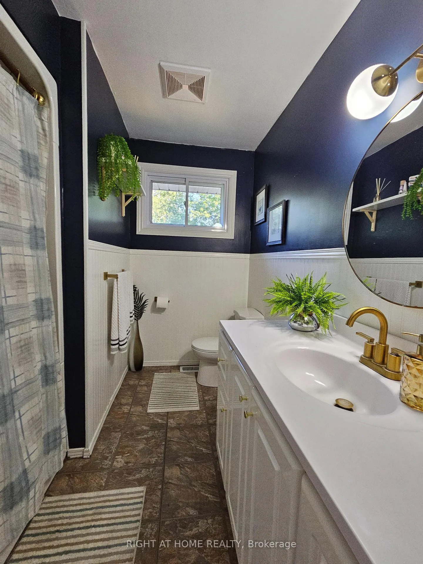 Photo 14 of 63 Cundles Road E, Barrie, Cundles East — HOMEH