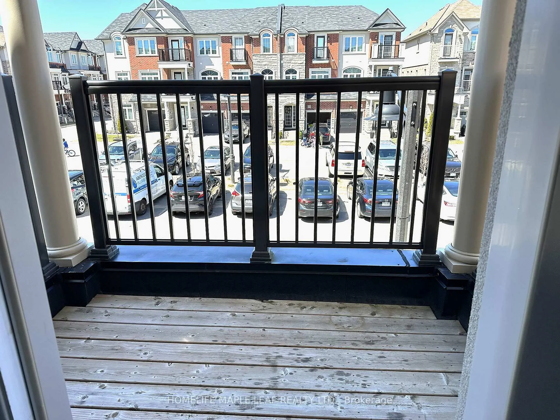 Photo 10 of 26 Borers Creek Circle, Hamilton, Waterdown — HOMEH