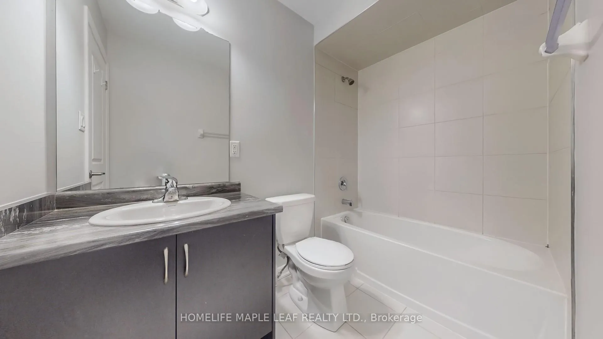 Photo 42 of 26 Borers Creek Circle, Hamilton, Waterdown — HOMEH