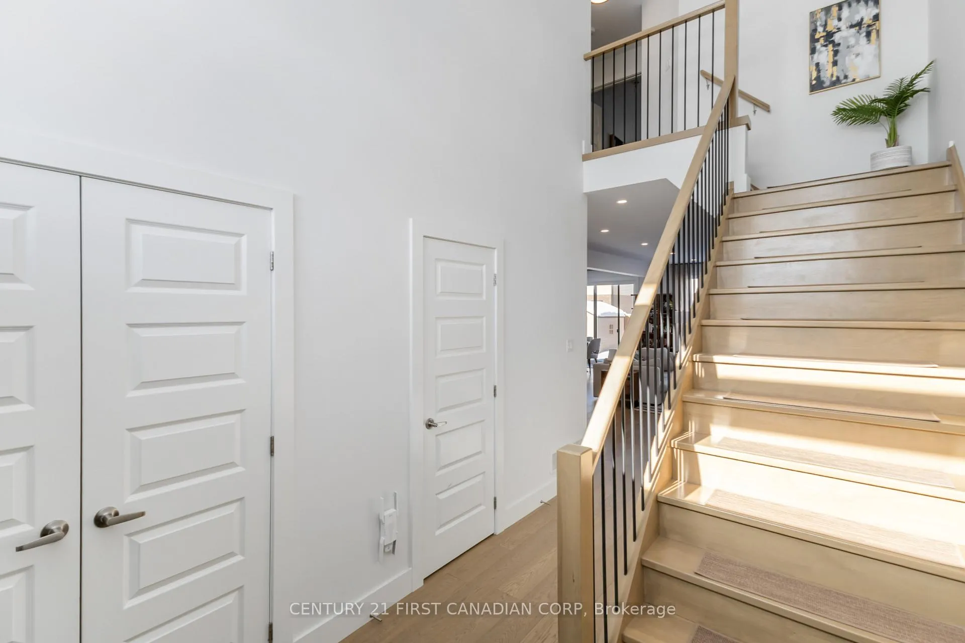 Photo 4 of 184 Crestview Drive, Middlesex Centre, Rural Middlesex Centre — HOMEH