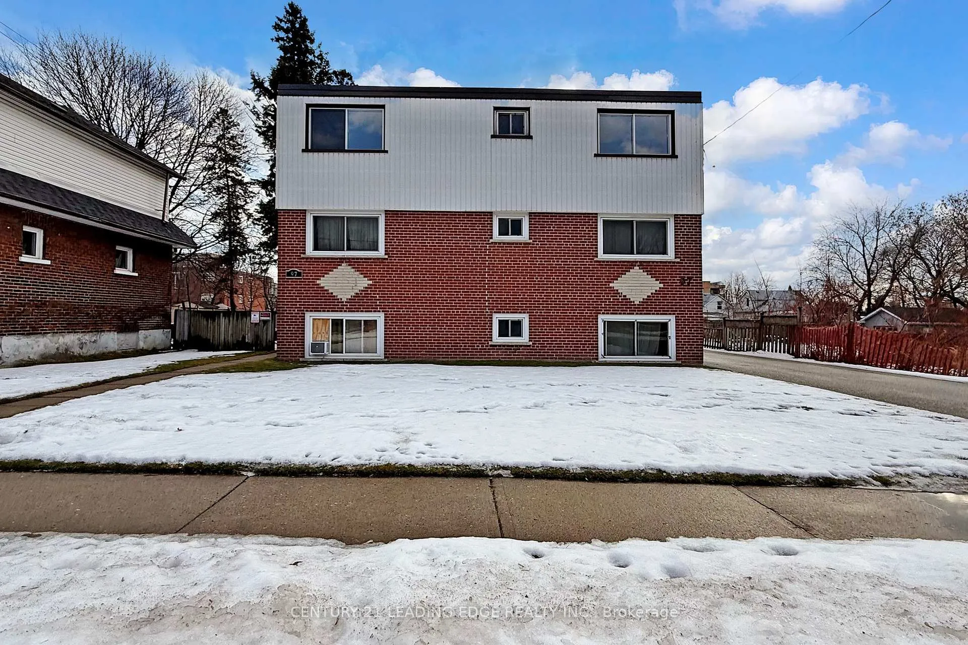 Photo 2 of Unit 6, 97 Elgin Street W, Oshawa, O'Neill — HOMEH