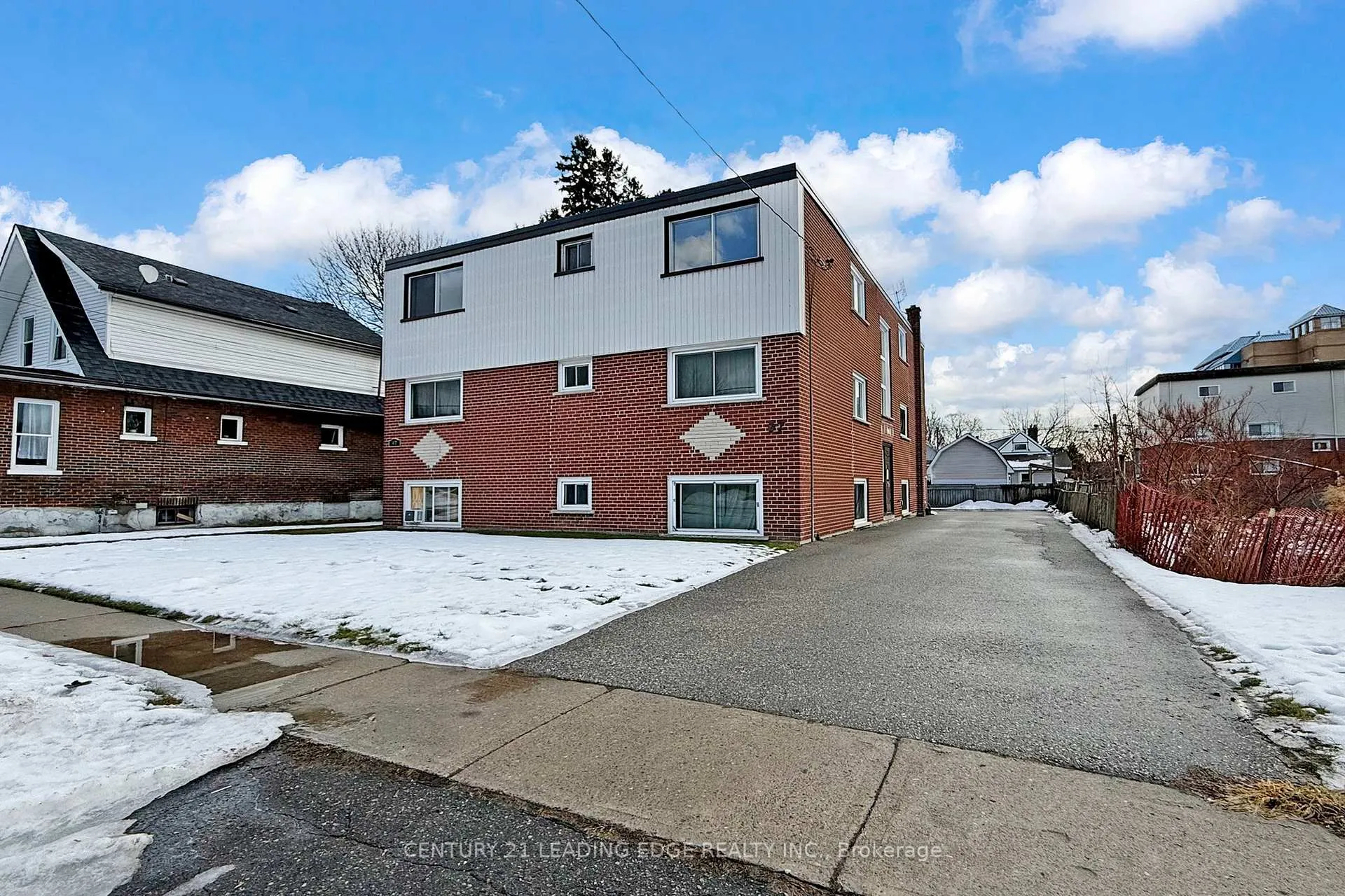 Photo 3 of Unit 6, 97 Elgin Street W, Oshawa, O'Neill — HOMEH