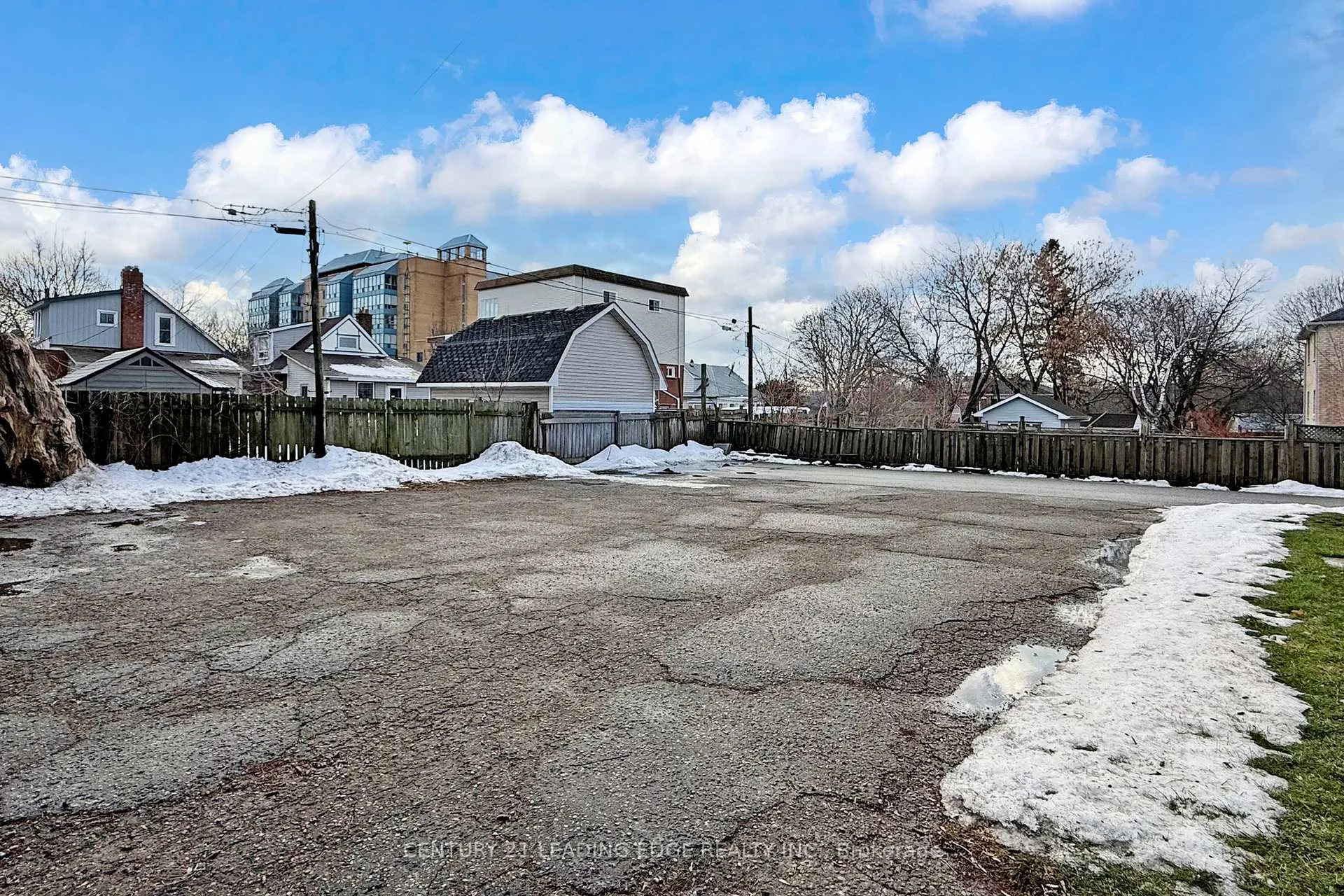Photo 7 of Unit 6, 97 Elgin Street W, Oshawa, O'Neill — HOMEH