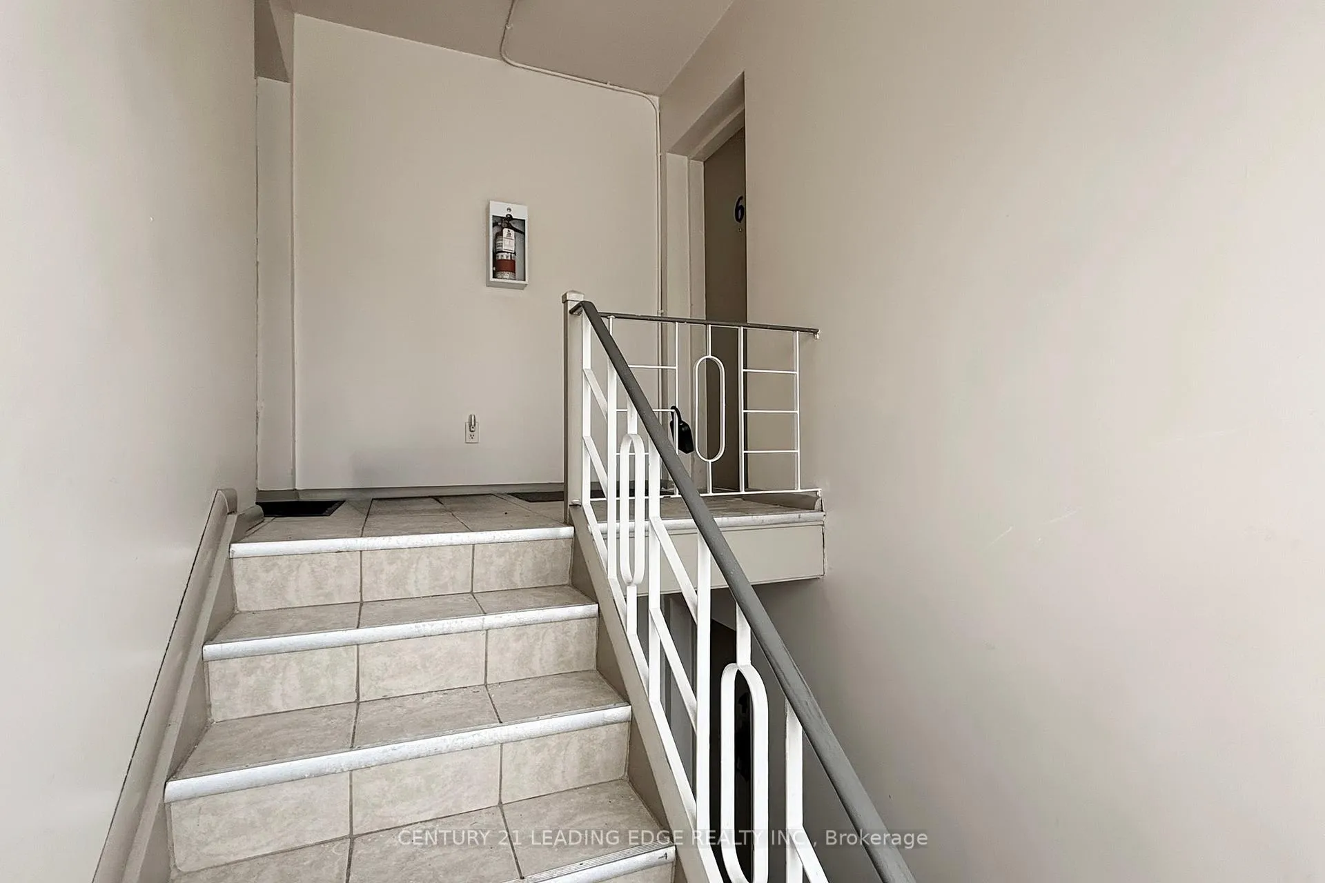 Photo 10 of Unit 6, 97 Elgin Street W, Oshawa, O'Neill — HOMEH