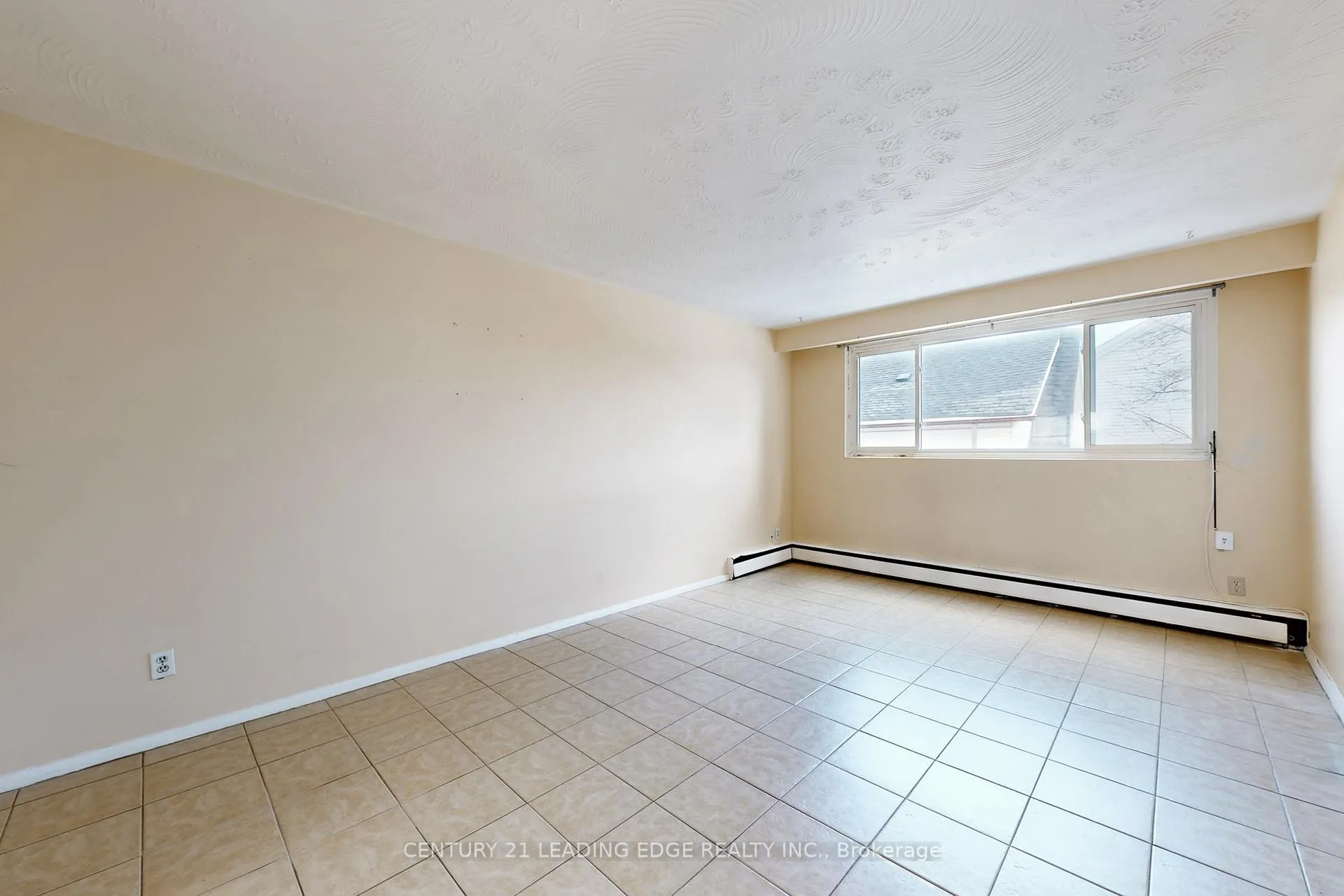 Photo 12 of Unit 6, 97 Elgin Street W, Oshawa, O'Neill — HOMEH