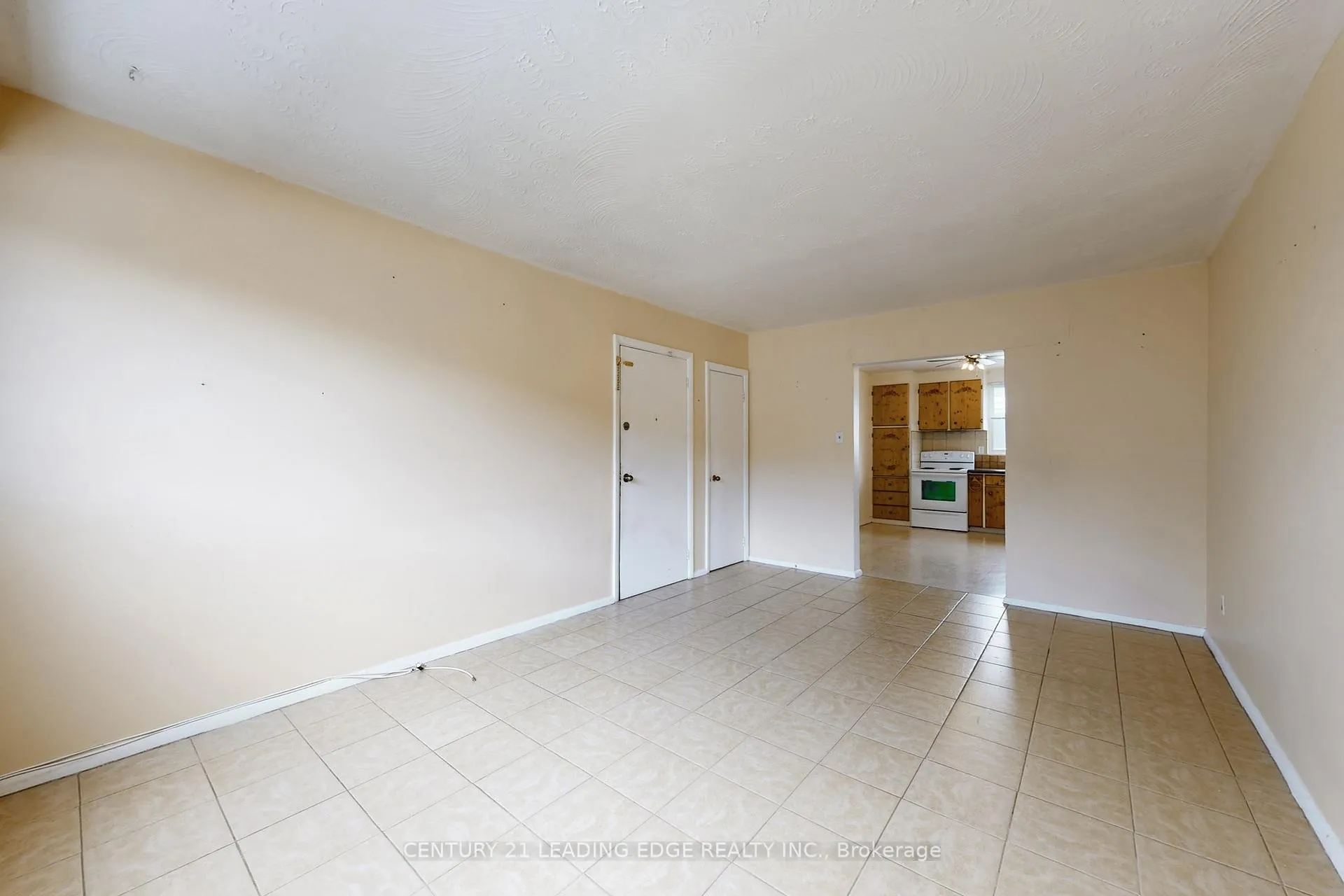 Photo 15 of Unit 6, 97 Elgin Street W, Oshawa, O'Neill — HOMEH
