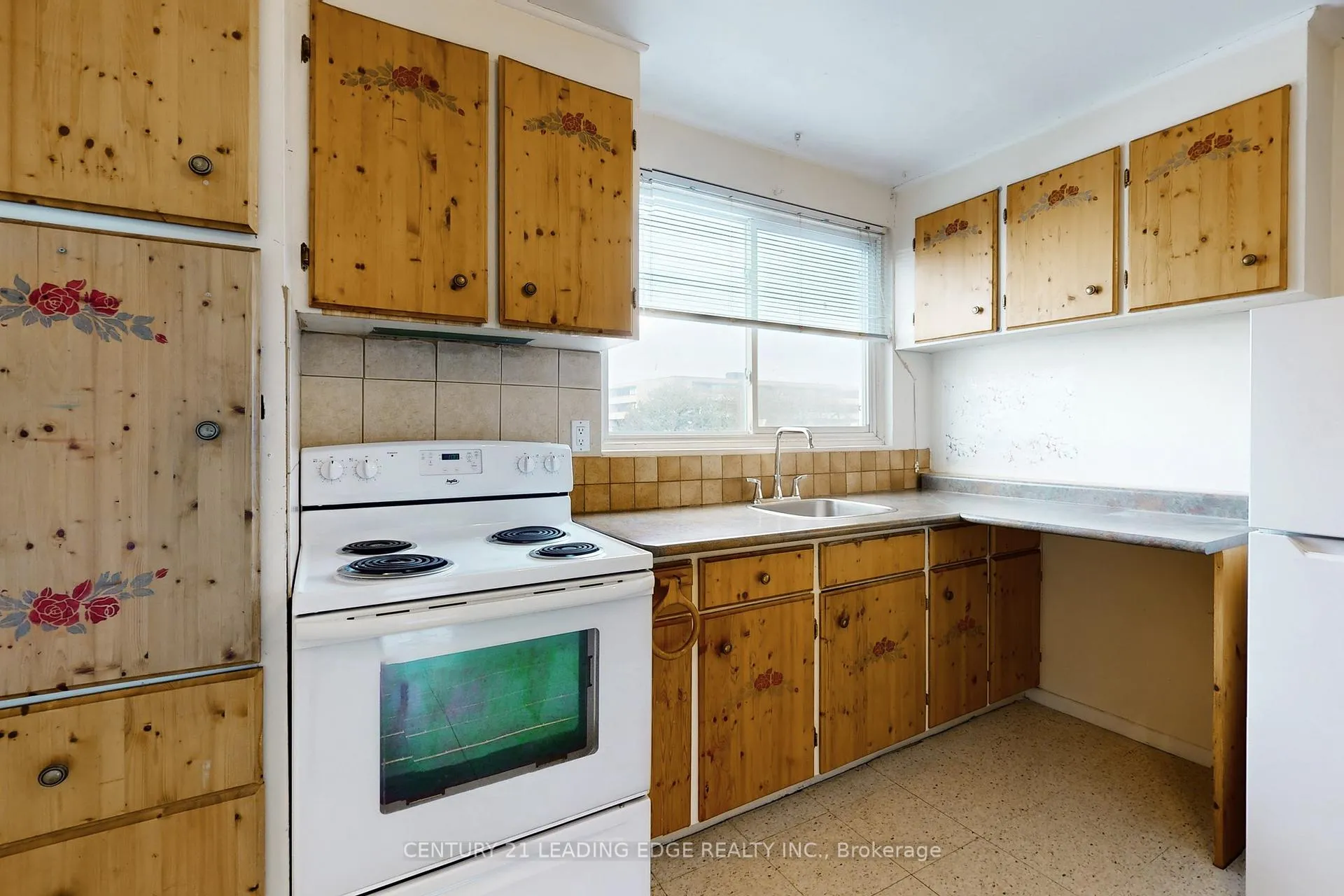Photo 22 of Unit 6, 97 Elgin Street W, Oshawa, O'Neill — HOMEH