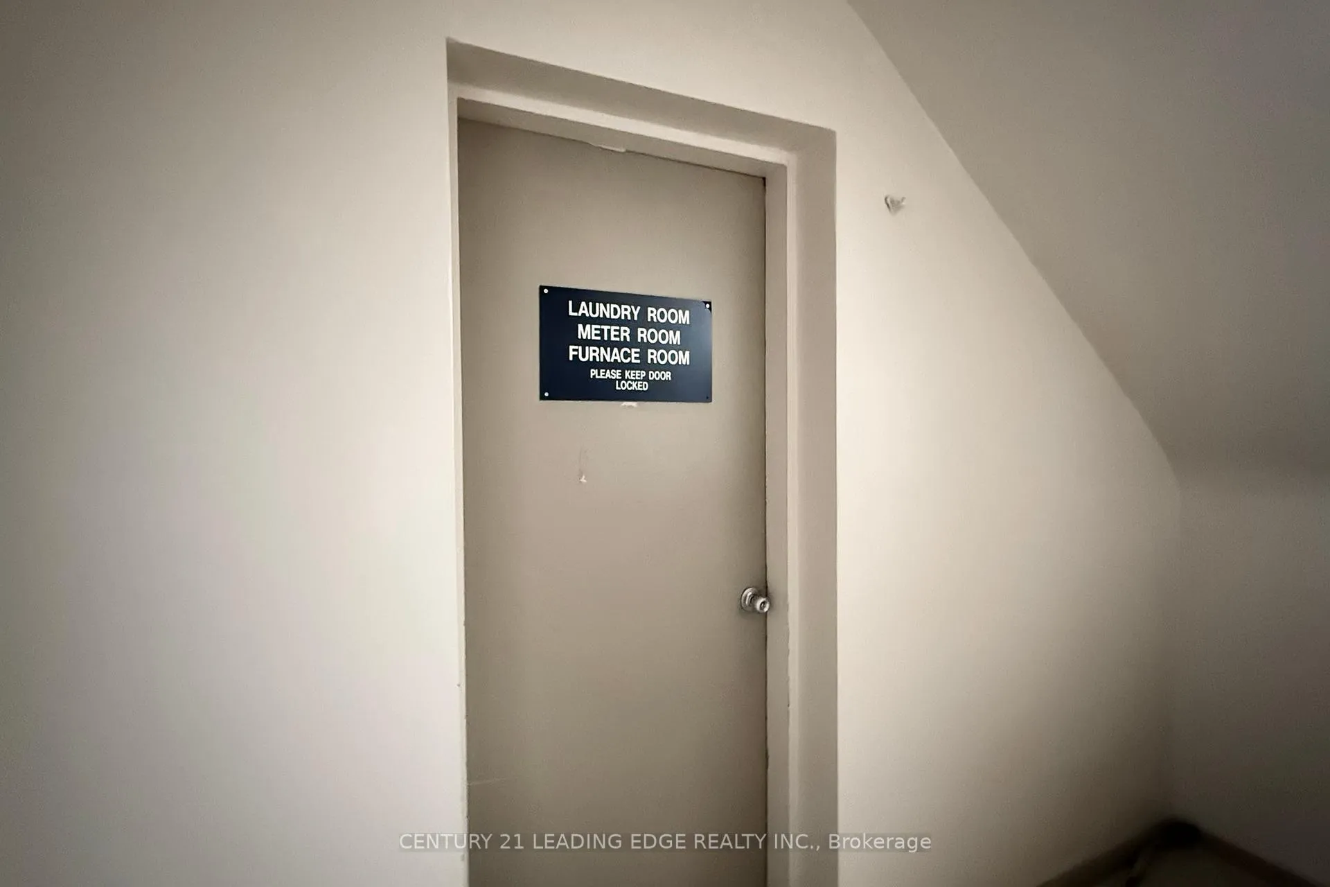 Photo 37 of Unit 6, 97 Elgin Street W, Oshawa, O'Neill — HOMEH