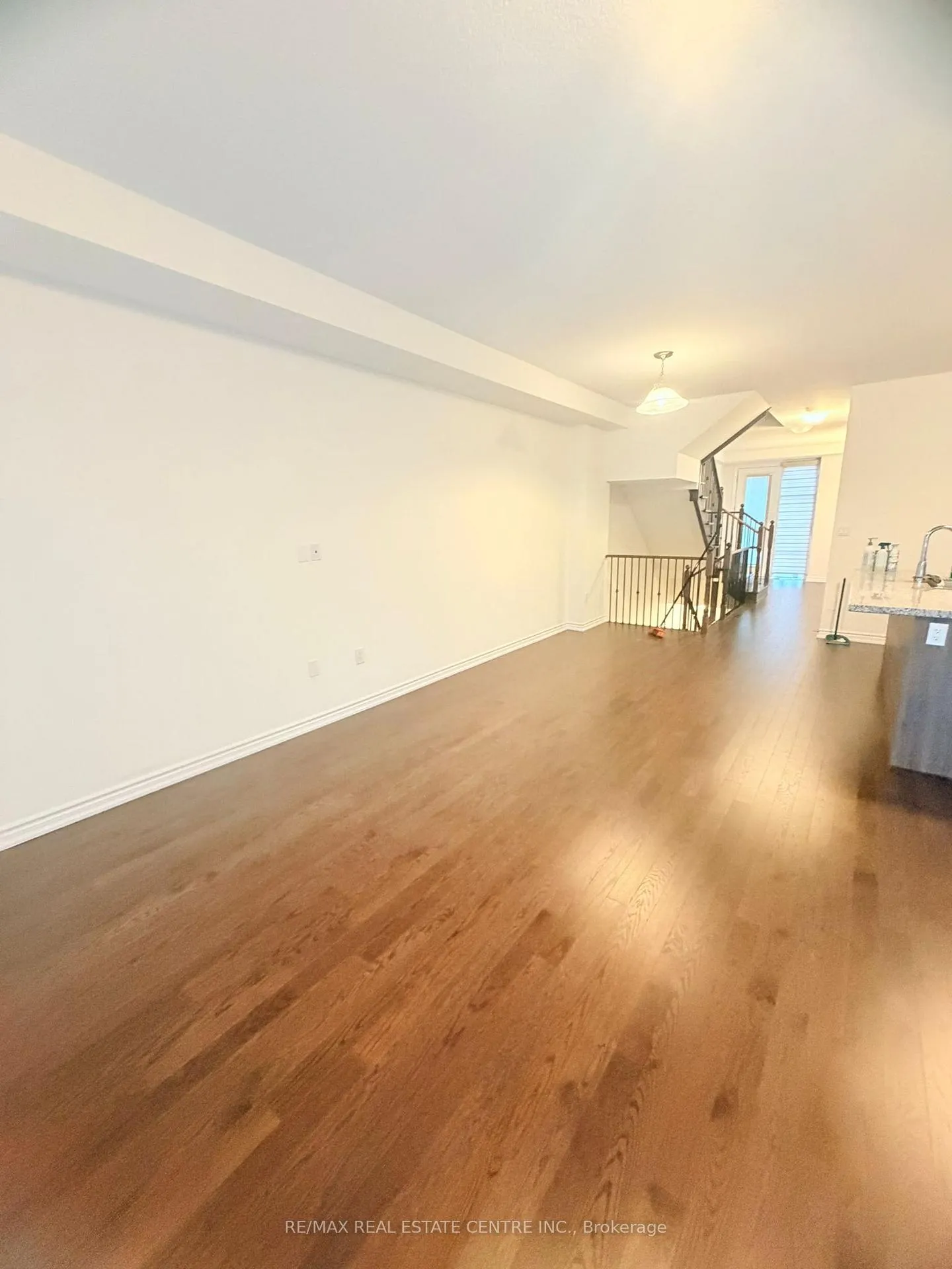 Photo 22 of 298 Carnwith Drive E, Whitby, Brooklin — HOMEH