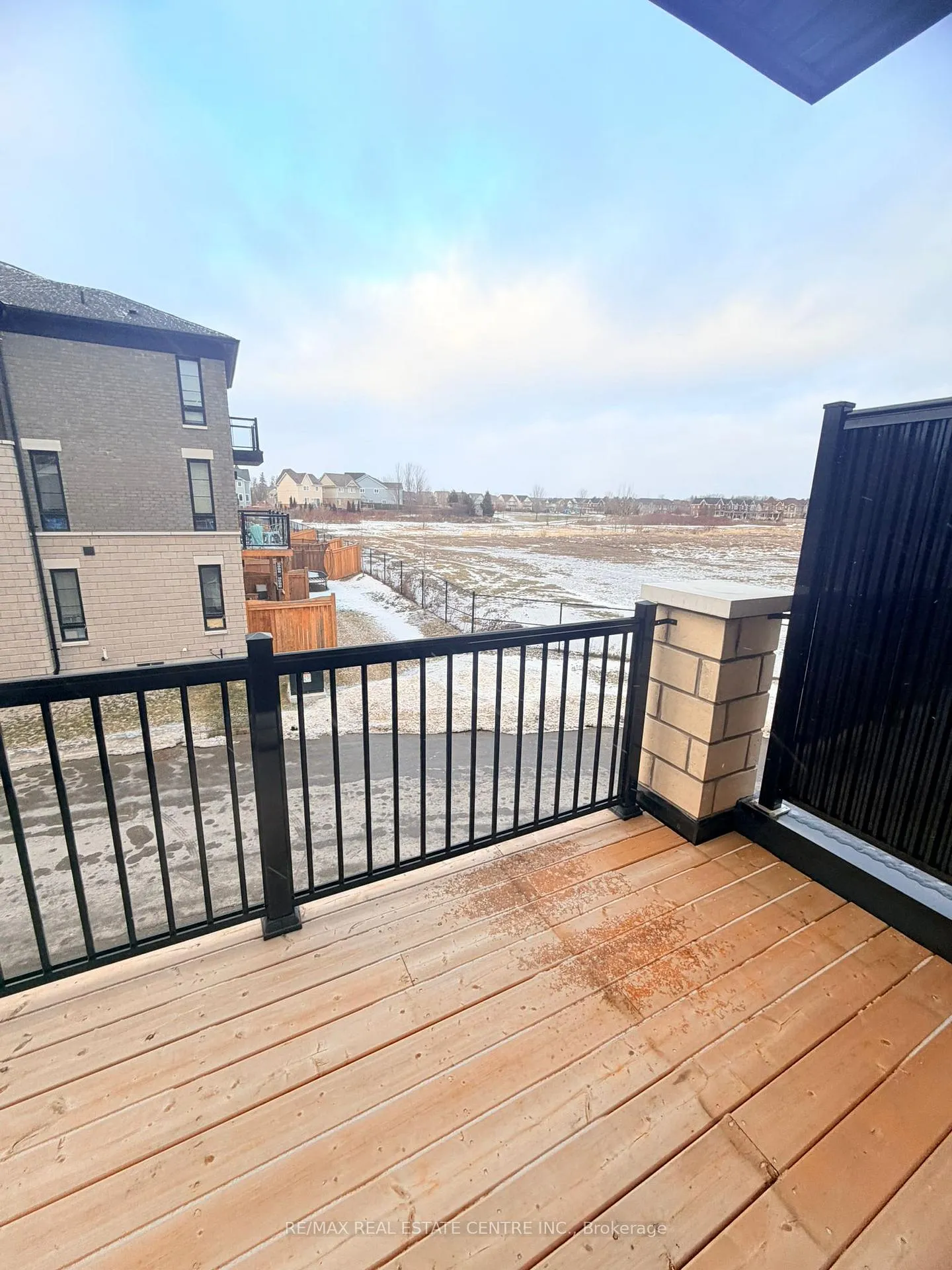 Photo 25 of 298 Carnwith Drive E, Whitby, Brooklin — HOMEH