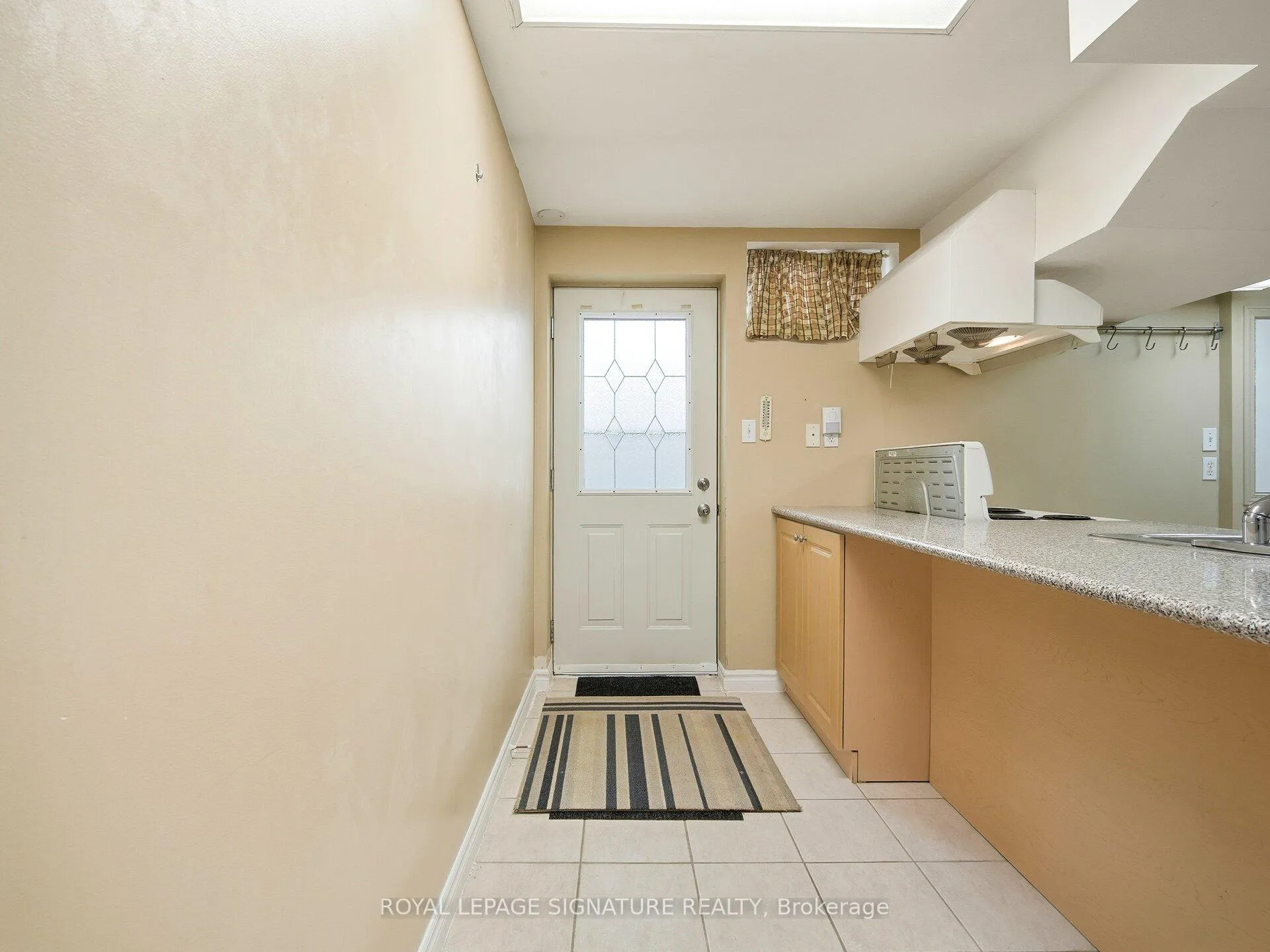 Photo 9 of Unit 2, 29 Ocean Avenue, Vaughan, Vellore Village — HOMEH