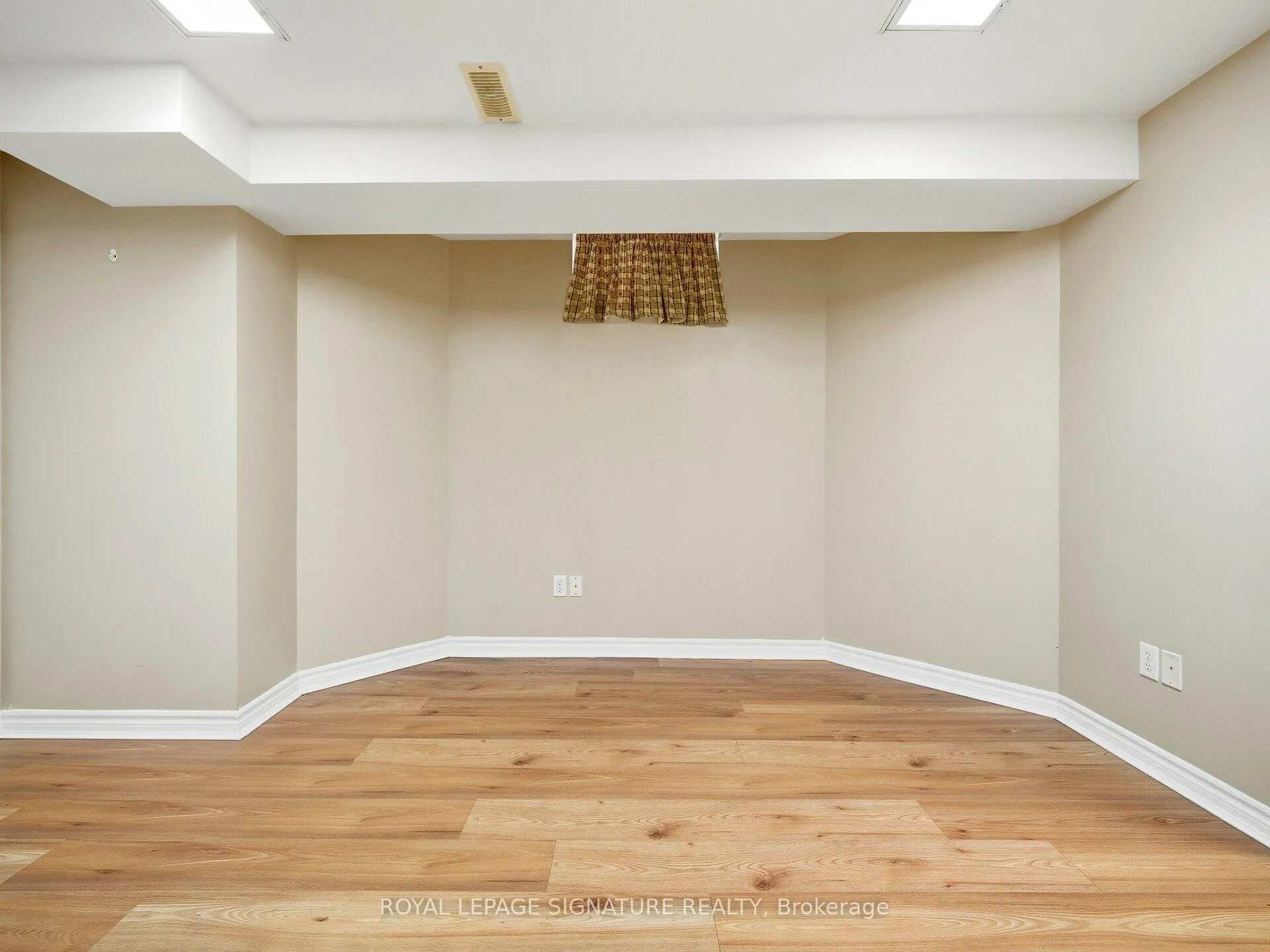 Photo 12 of Unit 2, 29 Ocean Avenue, Vaughan, Vellore Village — HOMEH