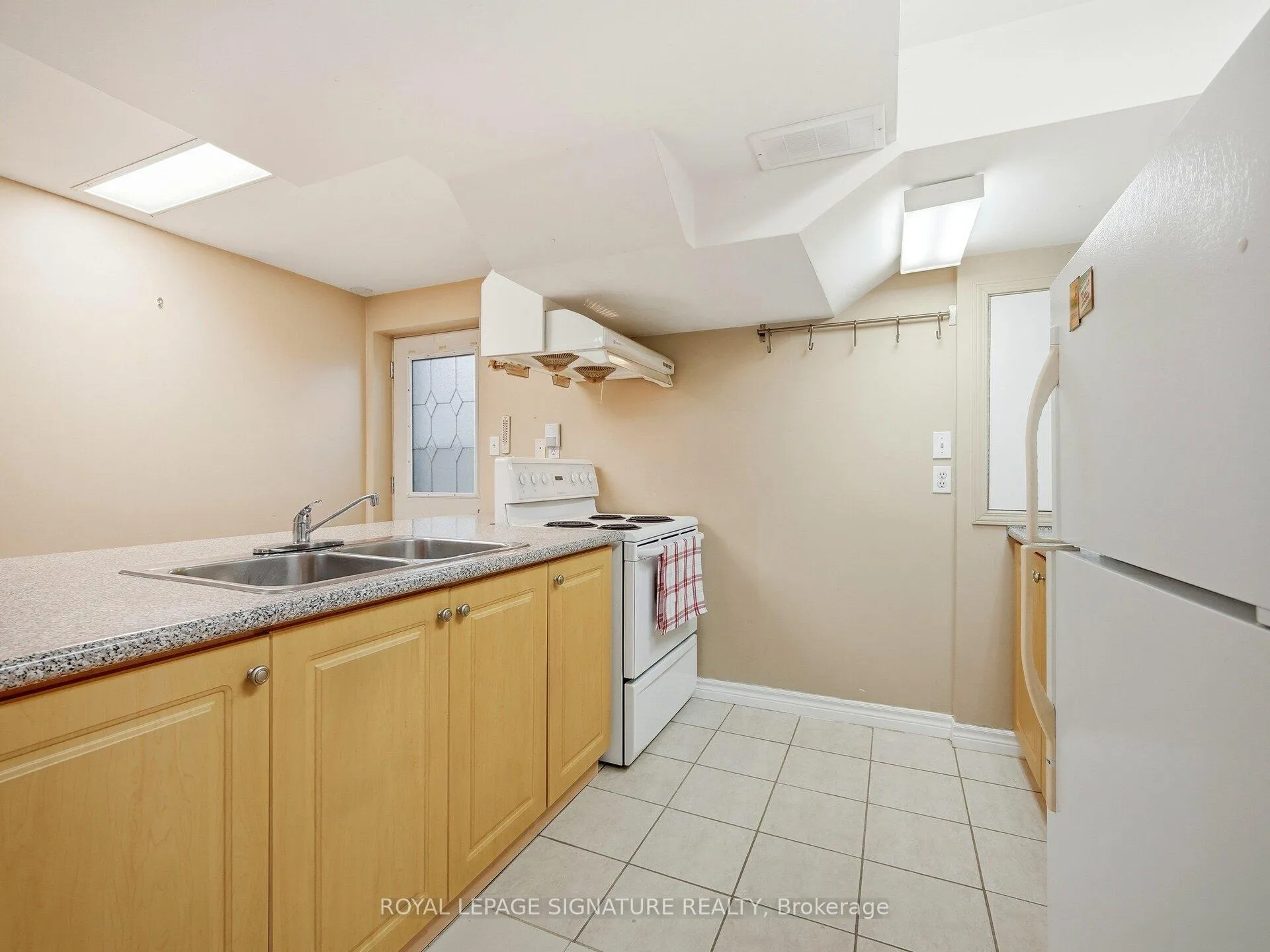 Photo 20 of Unit 2, 29 Ocean Avenue, Vaughan, Vellore Village — HOMEH