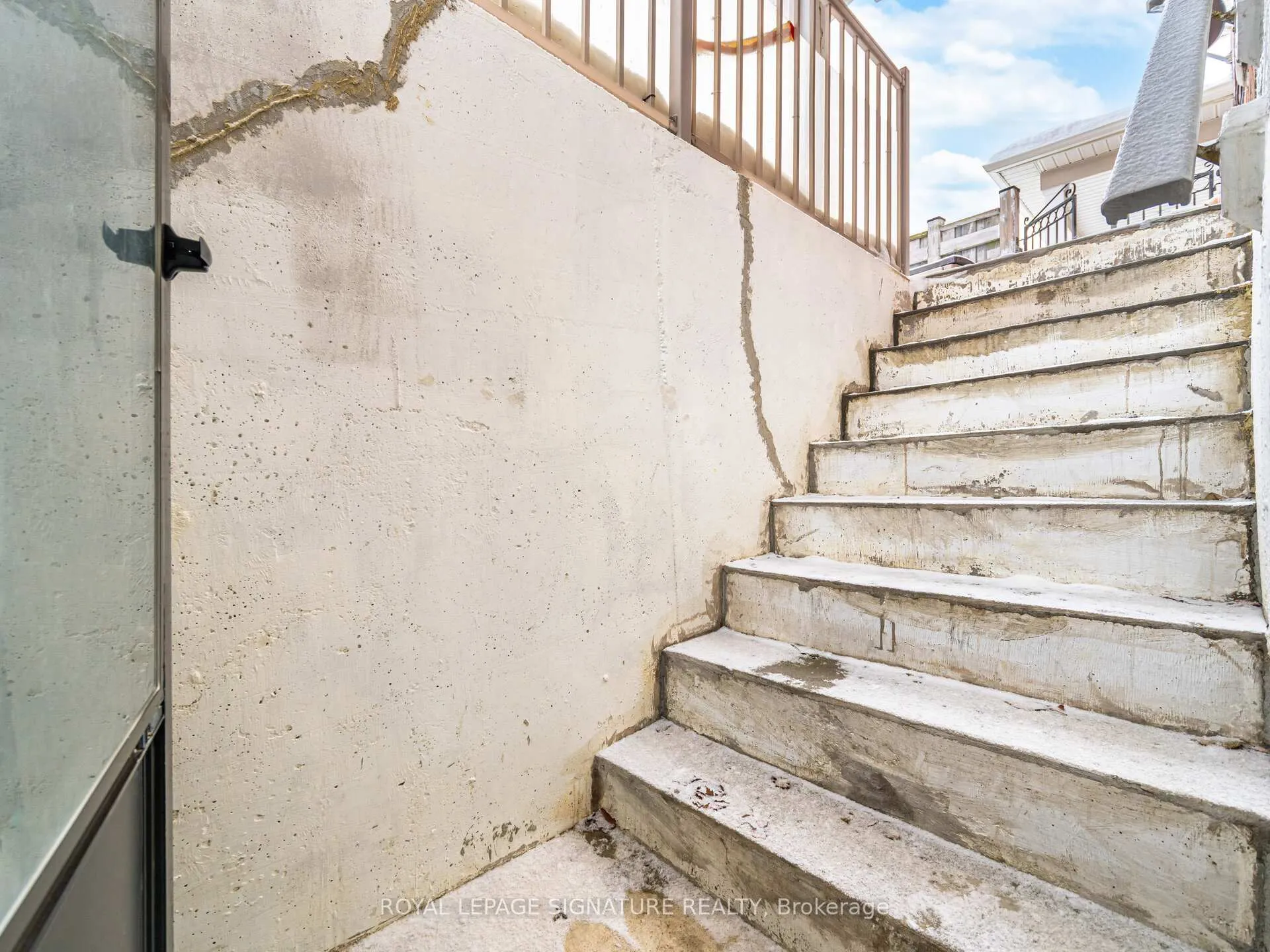 Photo 33 of Unit 2, 29 Ocean Avenue, Vaughan, Vellore Village — HOMEH