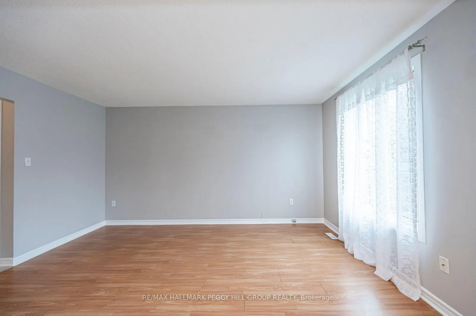 Photo 6 of 14 D'Ambrosio Drive, Barrie, Painswick North — HOMEH