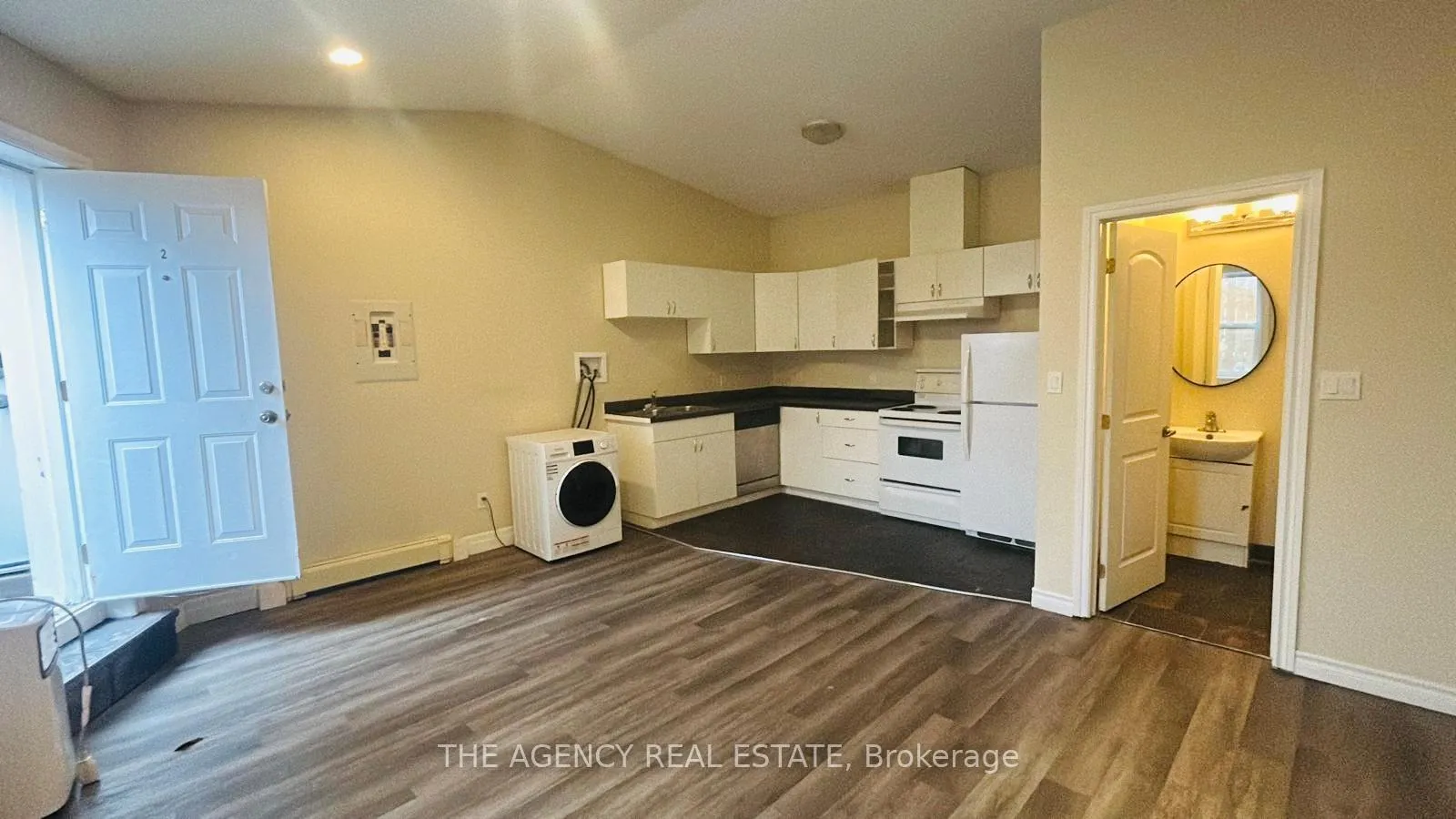 Photo 2 of Unit 2, 268 Talbot Street, St. Thomas — HOMEH