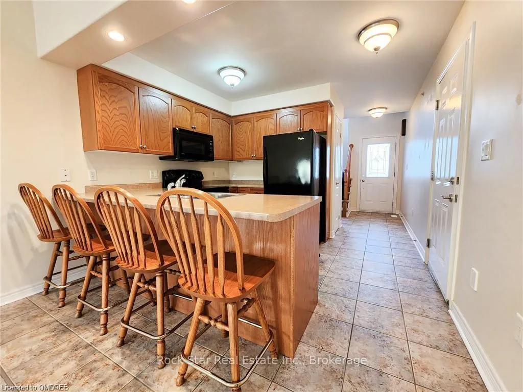 Photo 6 of 21 Bluegrass Crescent, St. Catharines, Oakdale — HOMEH
