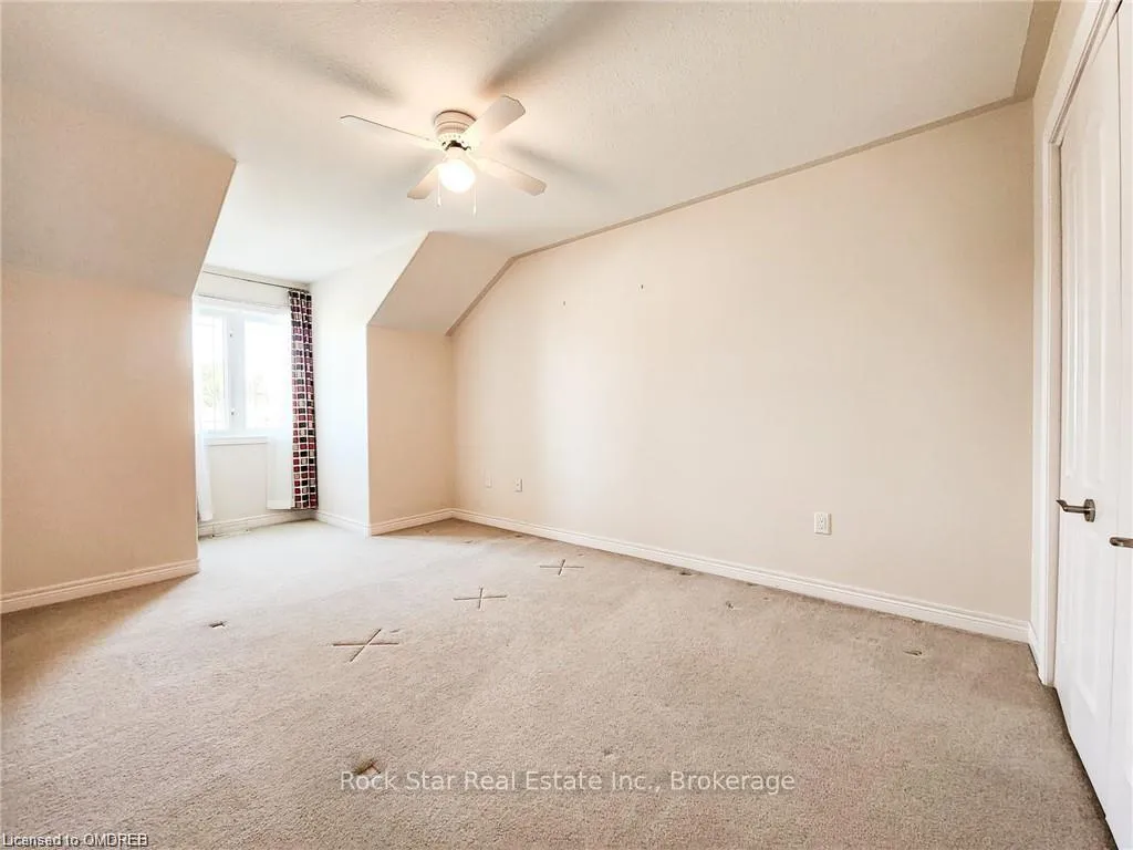 Photo 13 of 21 Bluegrass Crescent, St. Catharines, Oakdale — HOMEH