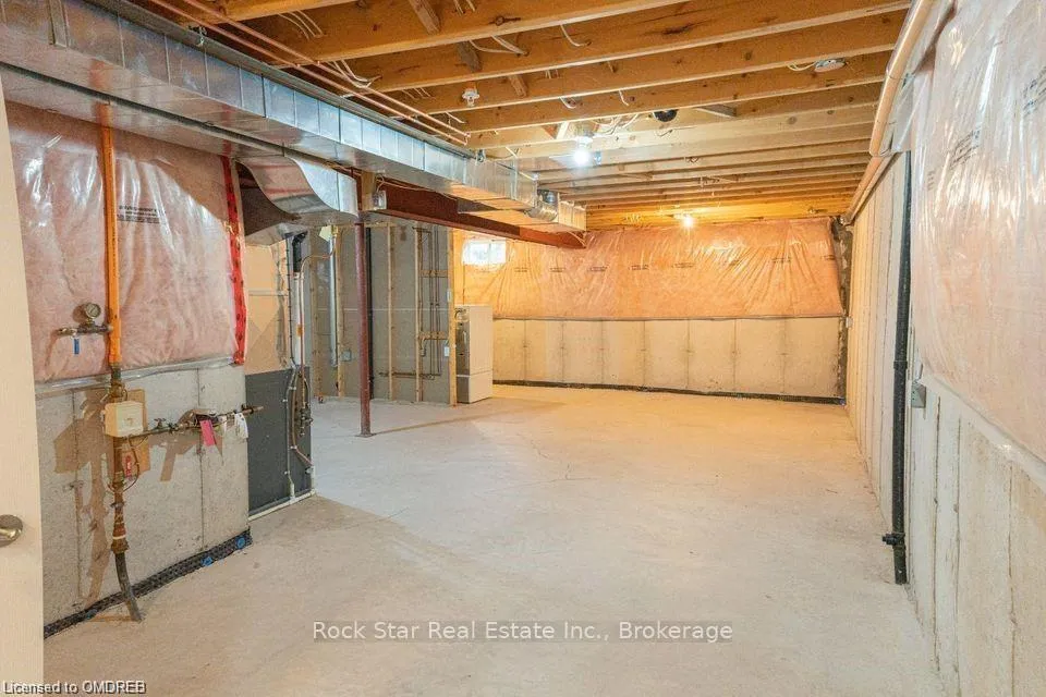 Photo 15 of 21 Bluegrass Crescent, St. Catharines, Oakdale — HOMEH