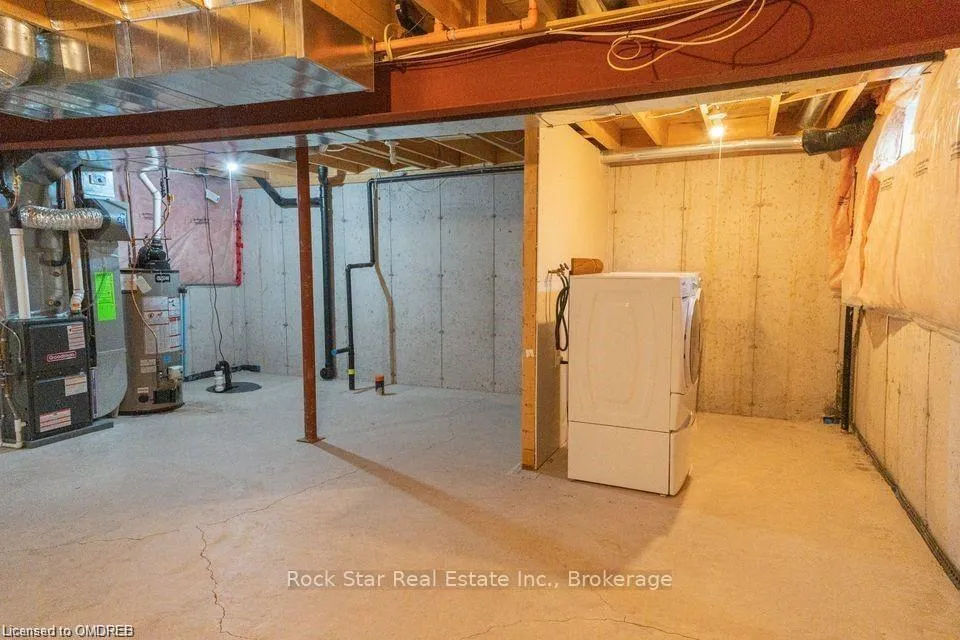 Photo 16 of 21 Bluegrass Crescent, St. Catharines, Oakdale — HOMEH