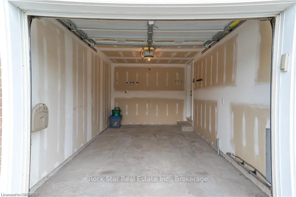 Photo 18 of 21 Bluegrass Crescent, St. Catharines, Oakdale — HOMEH