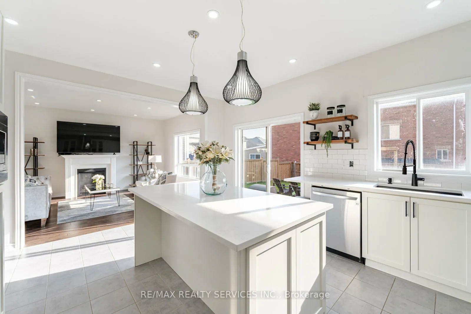 Photo 11 of 762 Halbert Drive, Shelburne — HOMEH