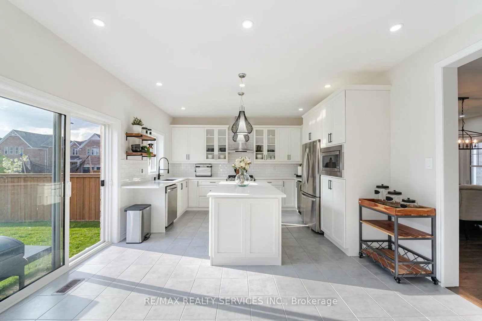 Photo 14 of 762 Halbert Drive, Shelburne — HOMEH