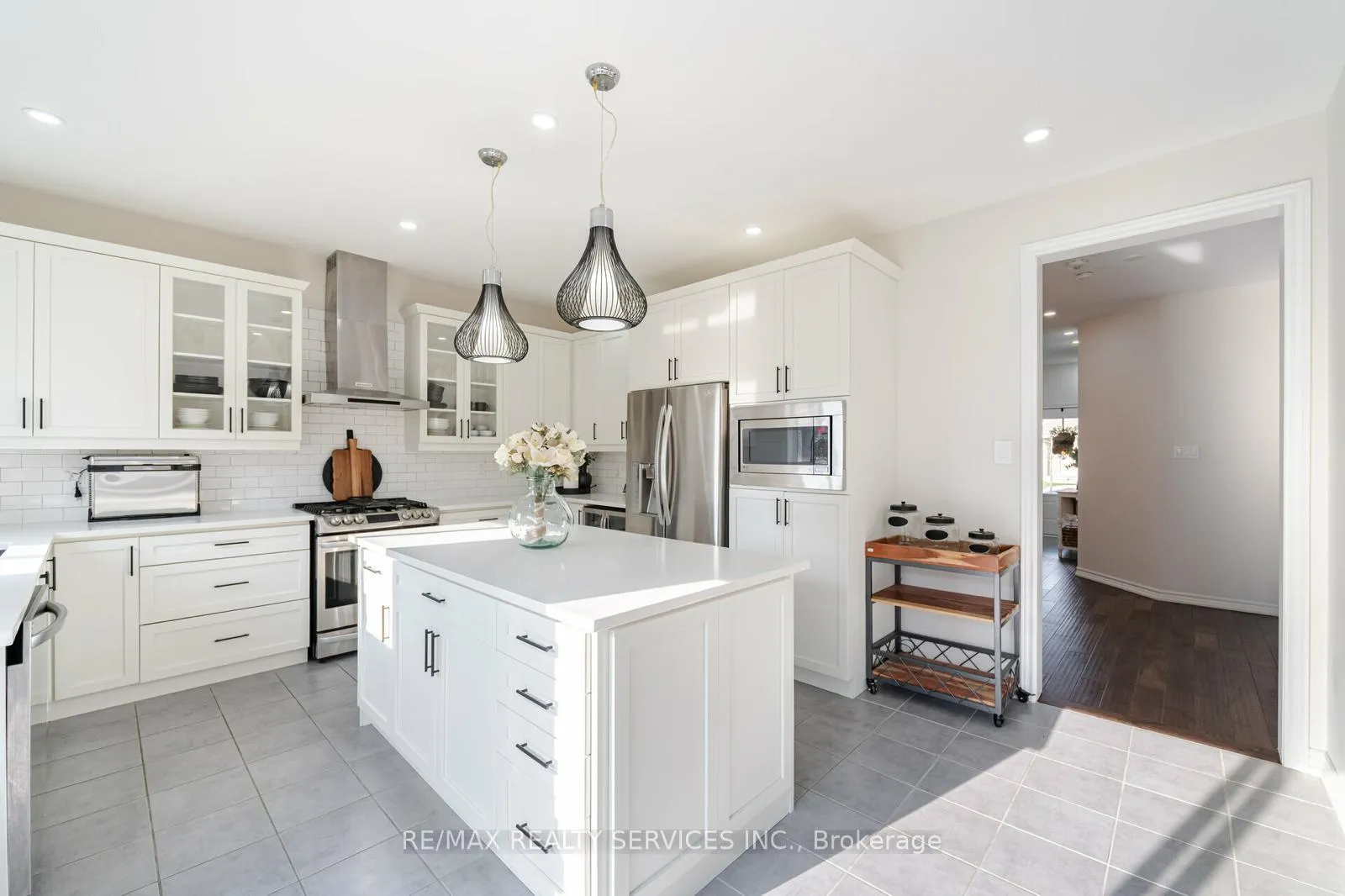 Photo 15 of 762 Halbert Drive, Shelburne — HOMEH