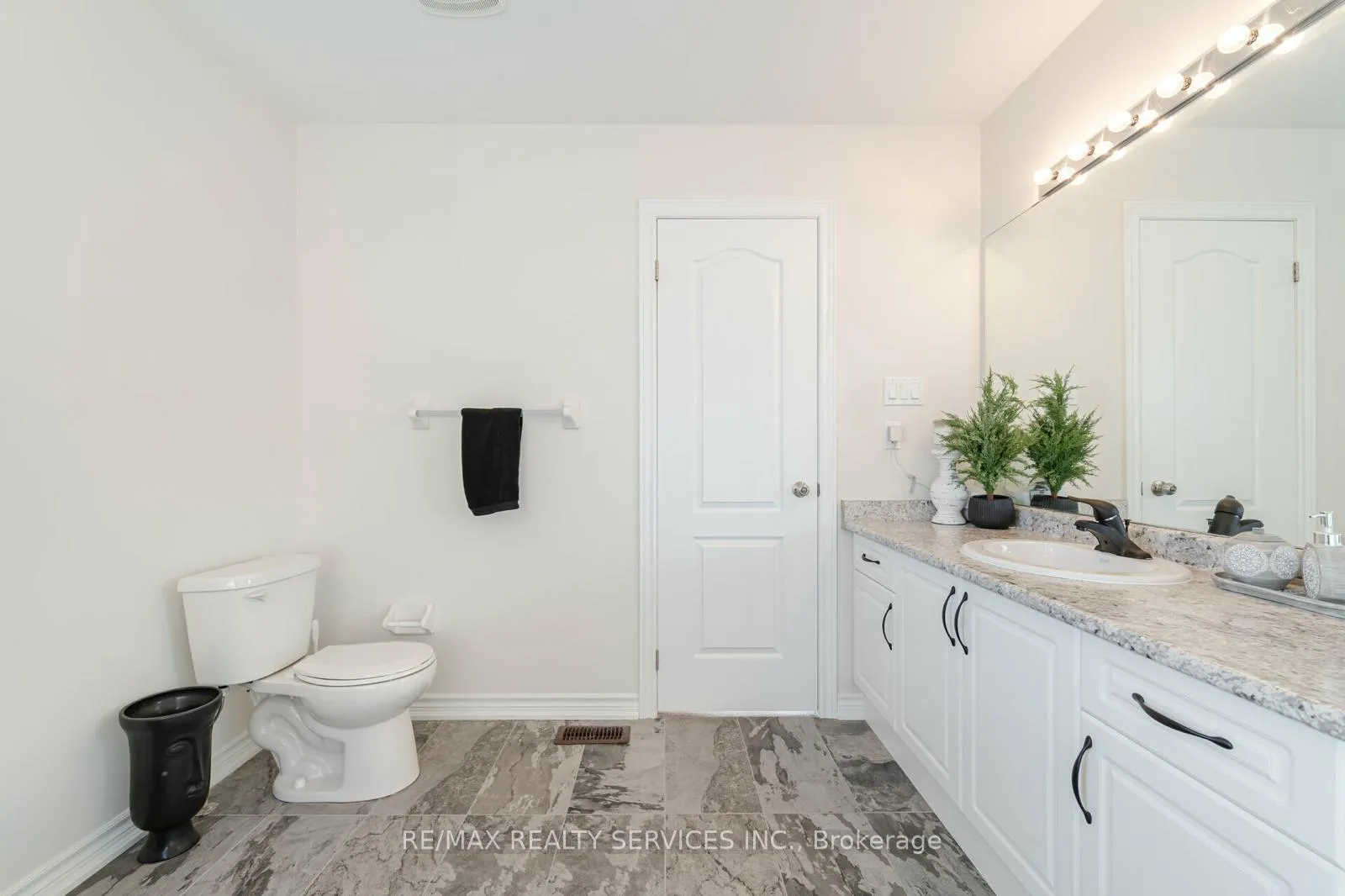 Photo 21 of 762 Halbert Drive, Shelburne — HOMEH