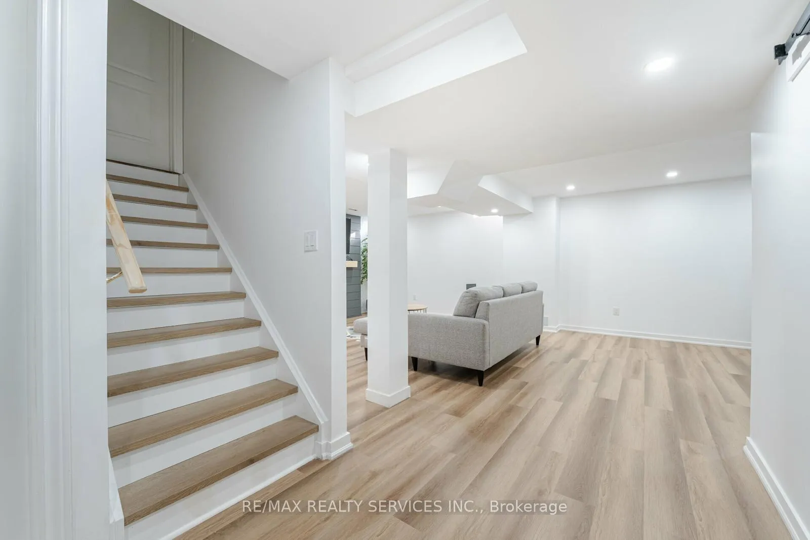 Photo 27 of 762 Halbert Drive, Shelburne — HOMEH