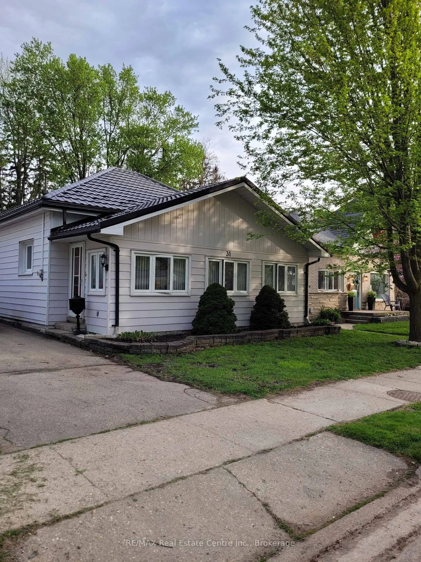 Front of 31 Railway Avenue