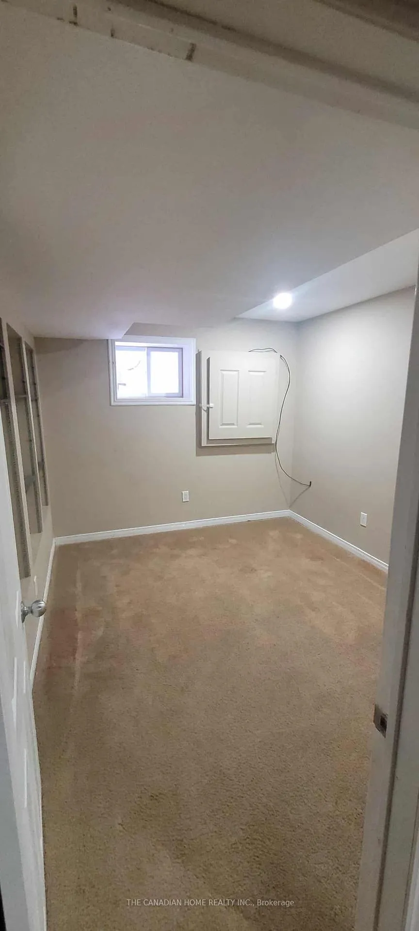 Photo 3 of 102 Doon Mills Drive, Kitchener — HOMEH