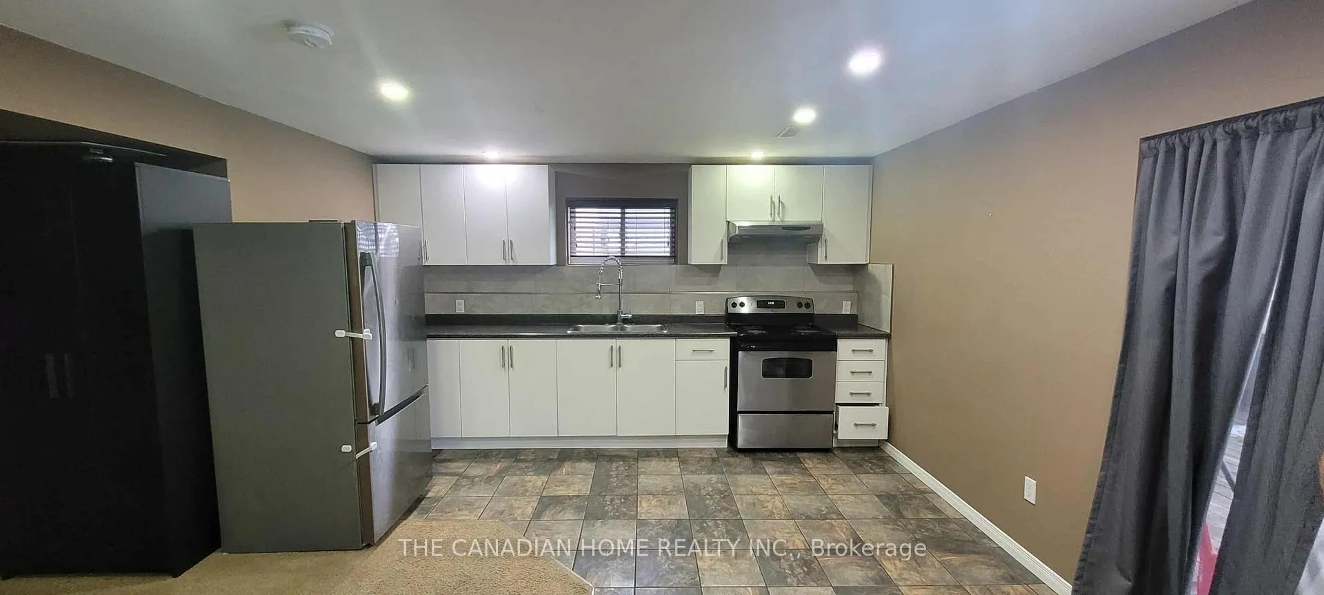 Photo 5 of 102 Doon Mills Drive, Kitchener — HOMEH