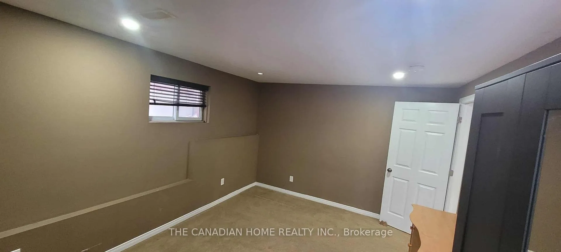 Photo 11 of 102 Doon Mills Drive, Kitchener — HOMEH