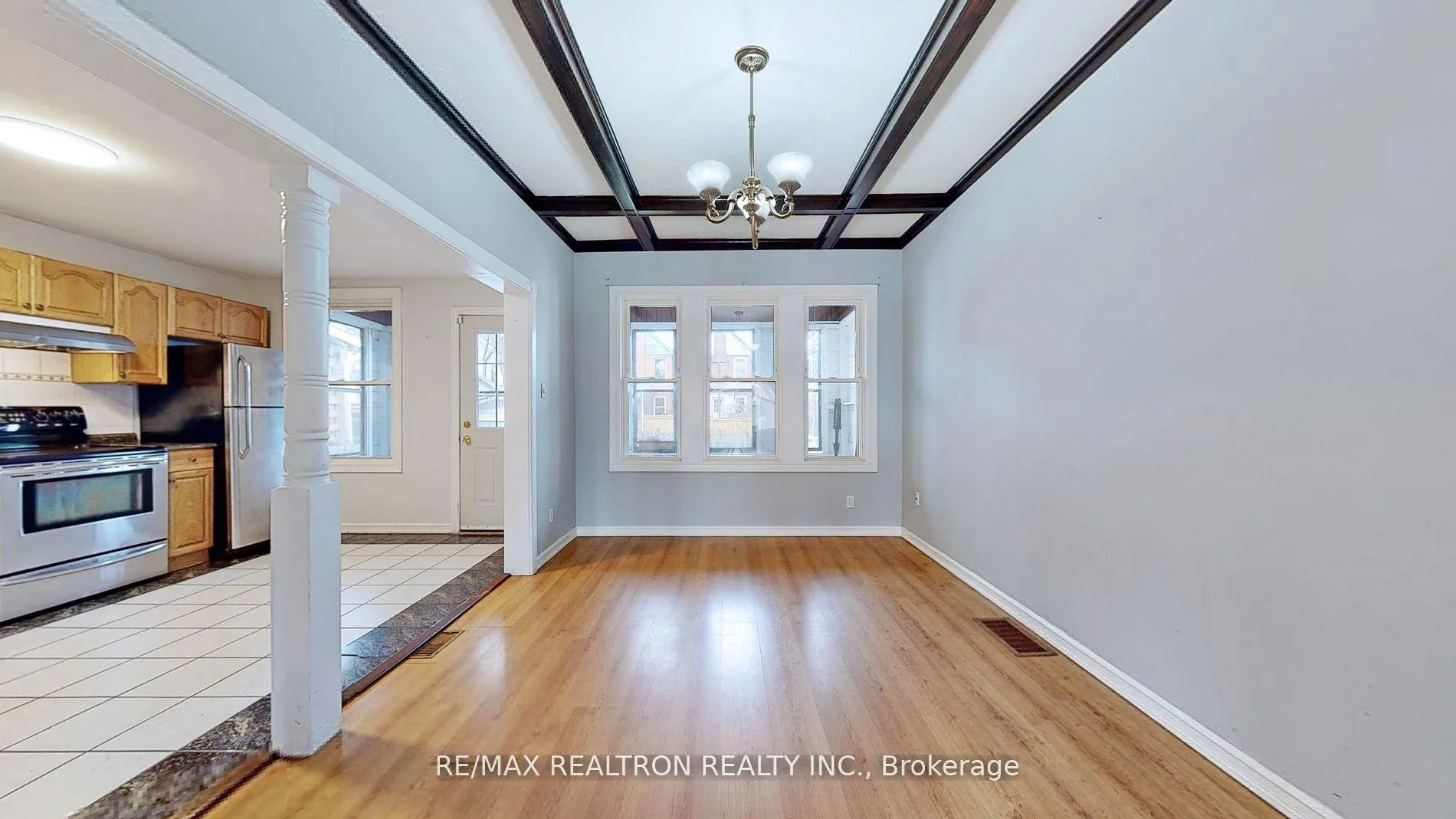 Photo 5 of 39 Belmont Avenue, Hamilton, Crown Point — HOMEH