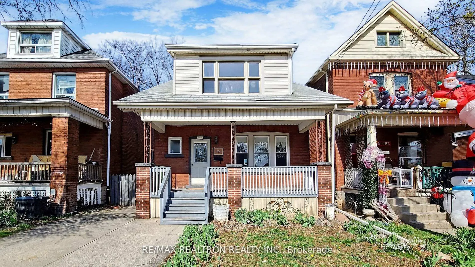 Photo 7 of 39 Belmont Avenue, Hamilton, Crown Point — HOMEH