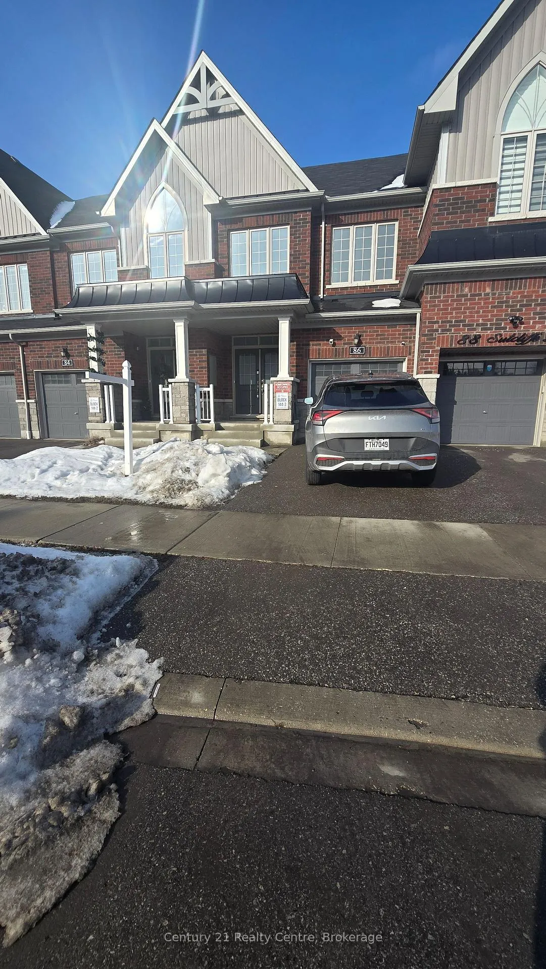 Photo 3 of 86 Sutcliffe Drive, Whitby, Rolling Acres — HOMEH