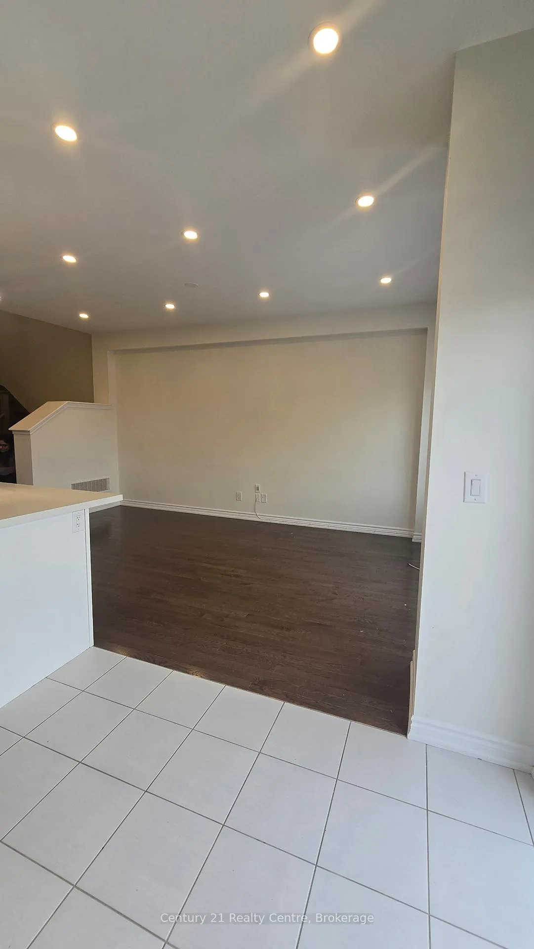 Photo 4 of 86 Sutcliffe Drive, Whitby, Rolling Acres — HOMEH