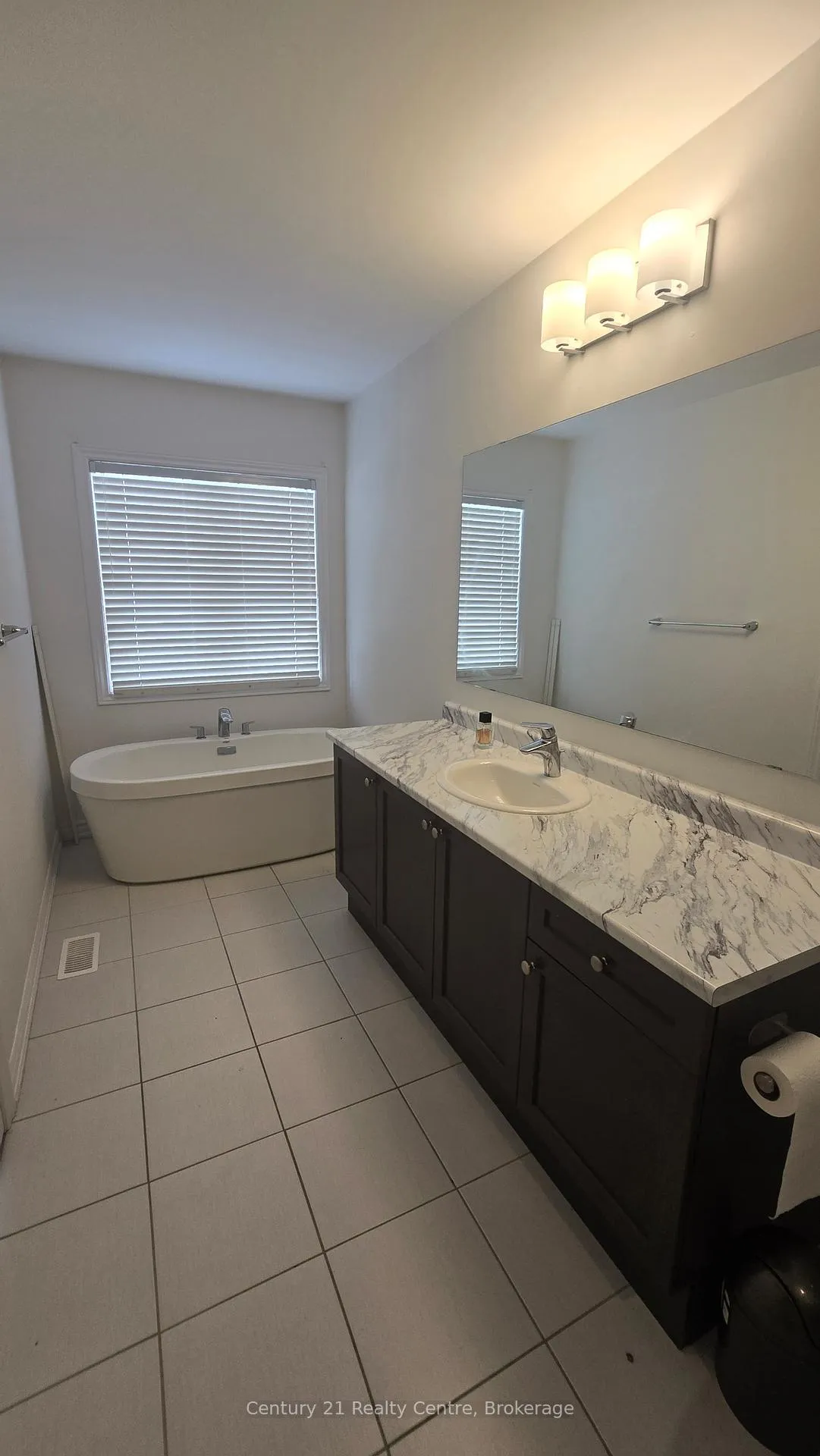 Photo 17 of 86 Sutcliffe Drive, Whitby, Rolling Acres — HOMEH