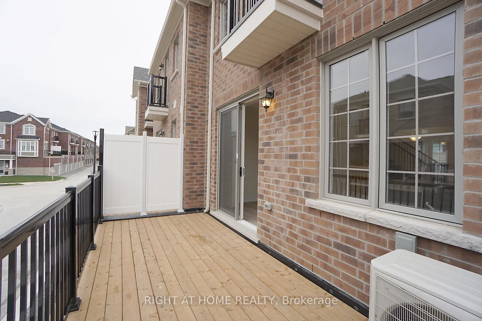 Photo 15 of 3328 Thunderbird Promenade E, Pickering, Rural Pickering — HOMEH